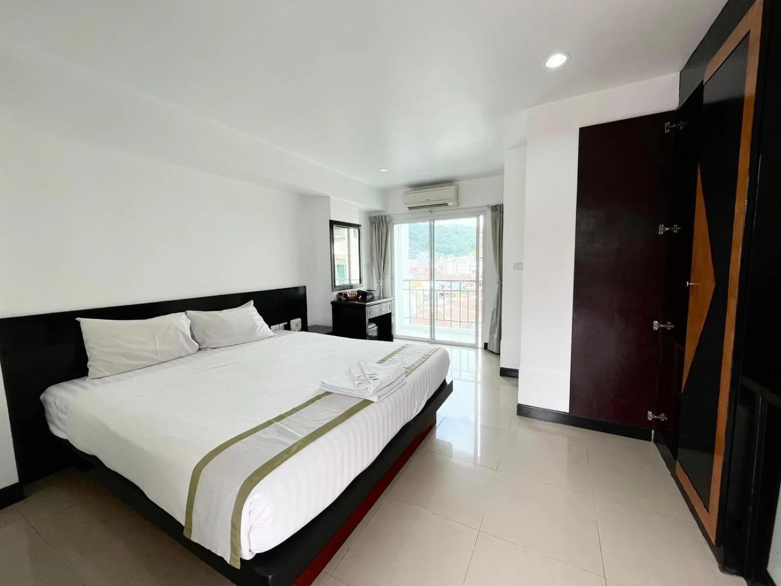Bedroom, Bed in Cocoon APK Resort & Spa
