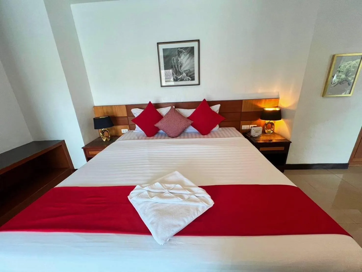 Bedroom, Bed in Cocoon APK Resort & Spa