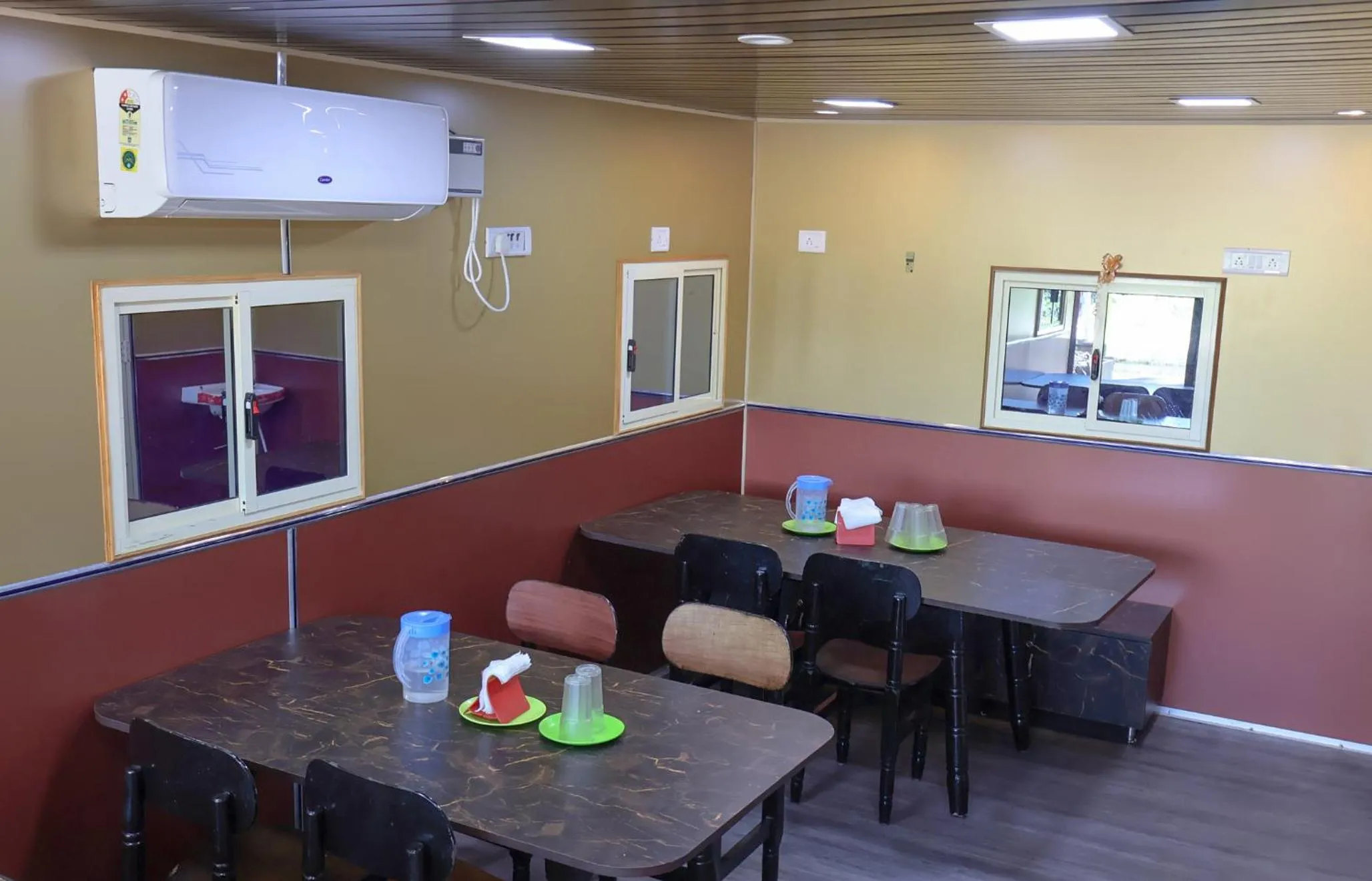 Restaurant/places to eat in Saikani Beach Resort & Eco stay