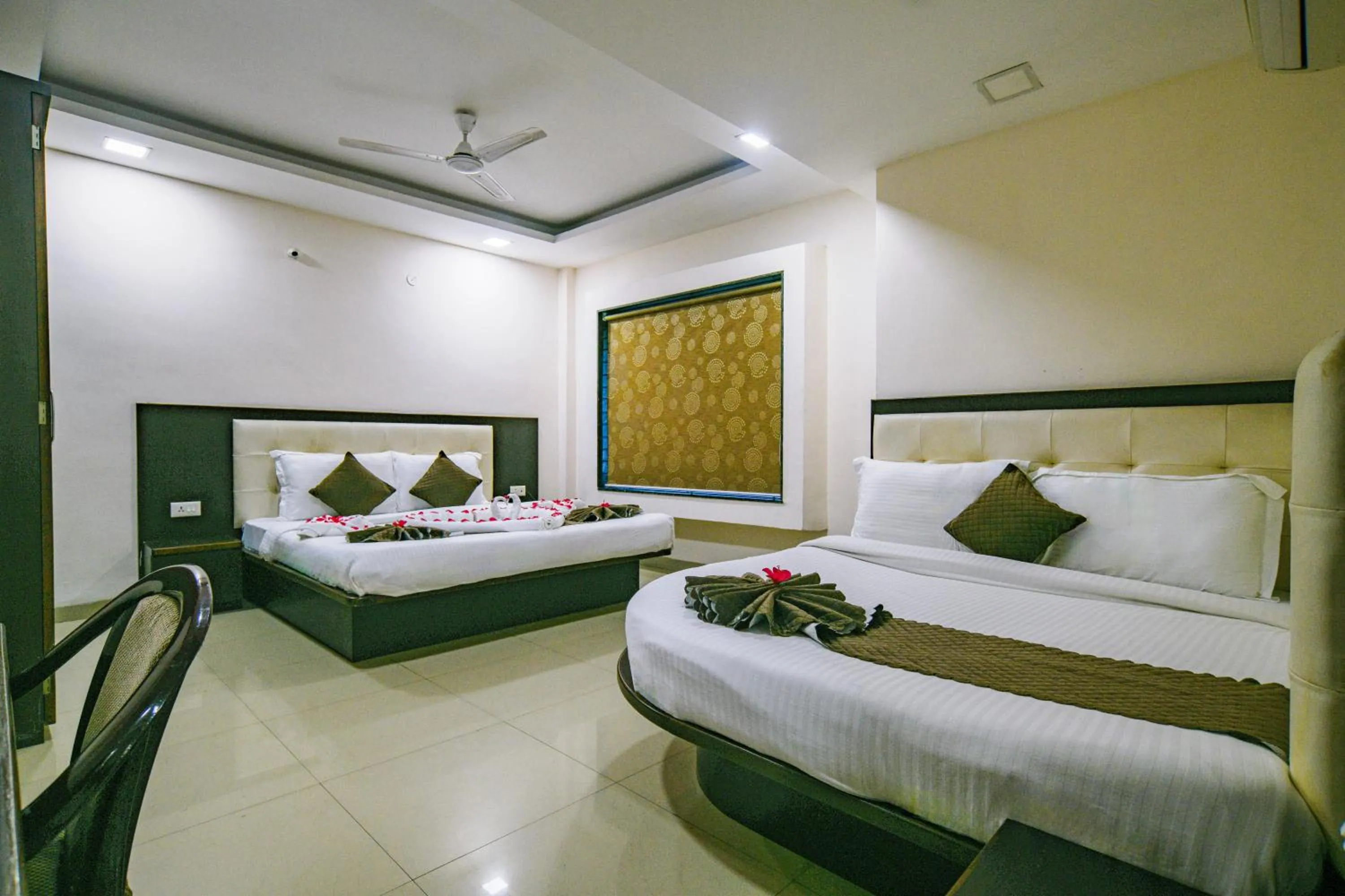 Bed in Hotel Shri Ramkrishna Bagh Palace by M Square