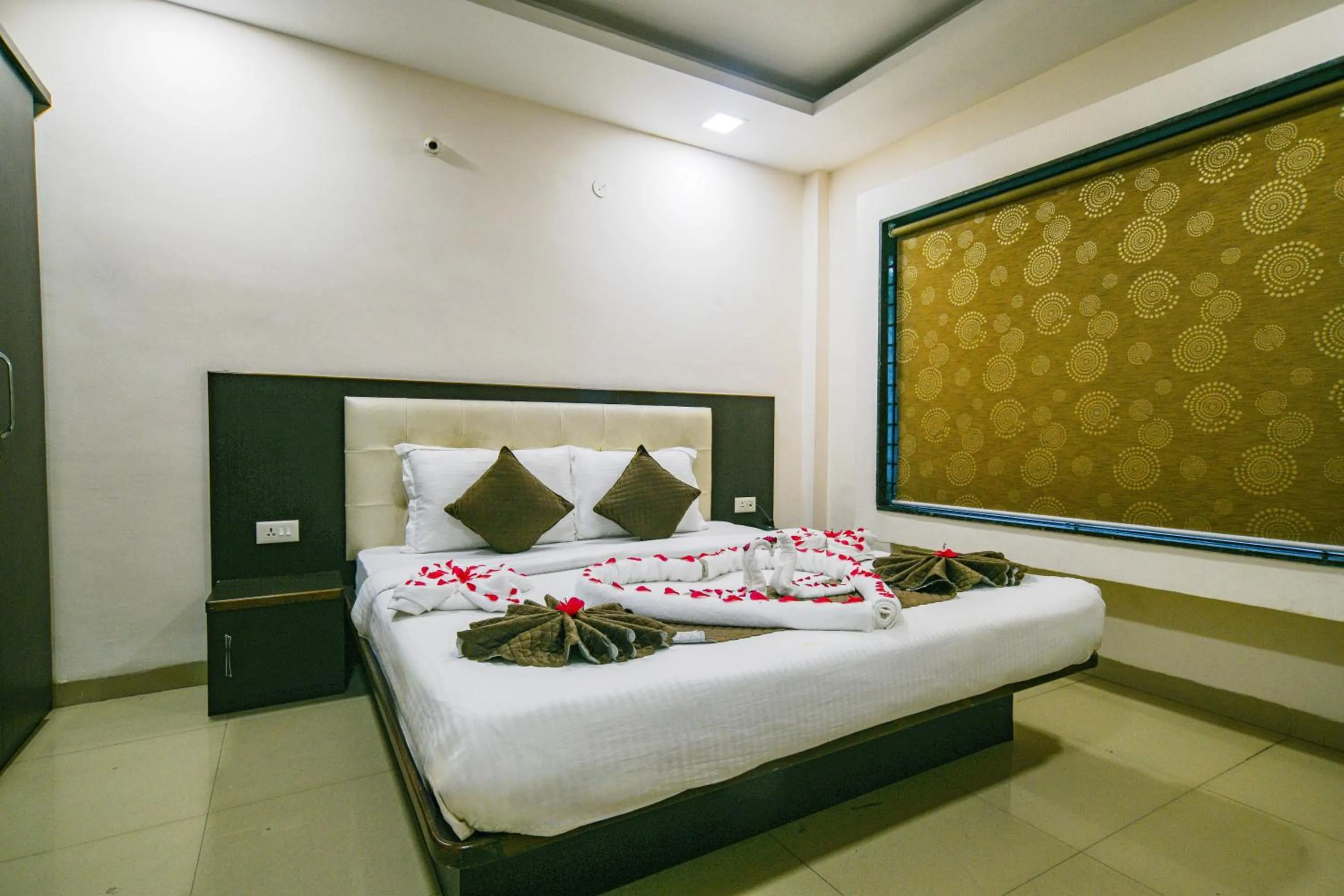 Bed in Hotel Shri Ramkrishna Bagh Palace by M Square
