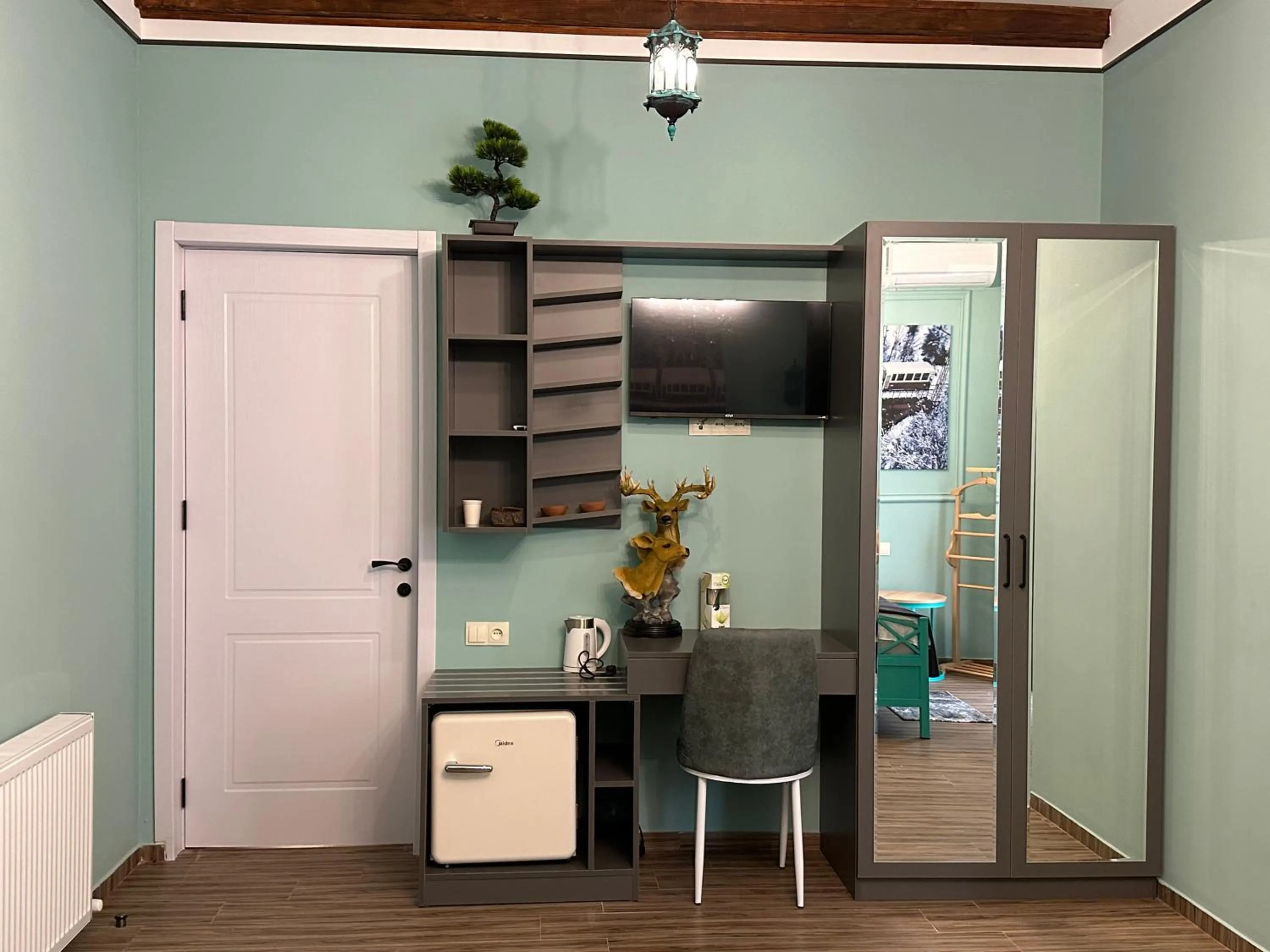 hair dresser in Pesvebi Design Hotel and Cellar