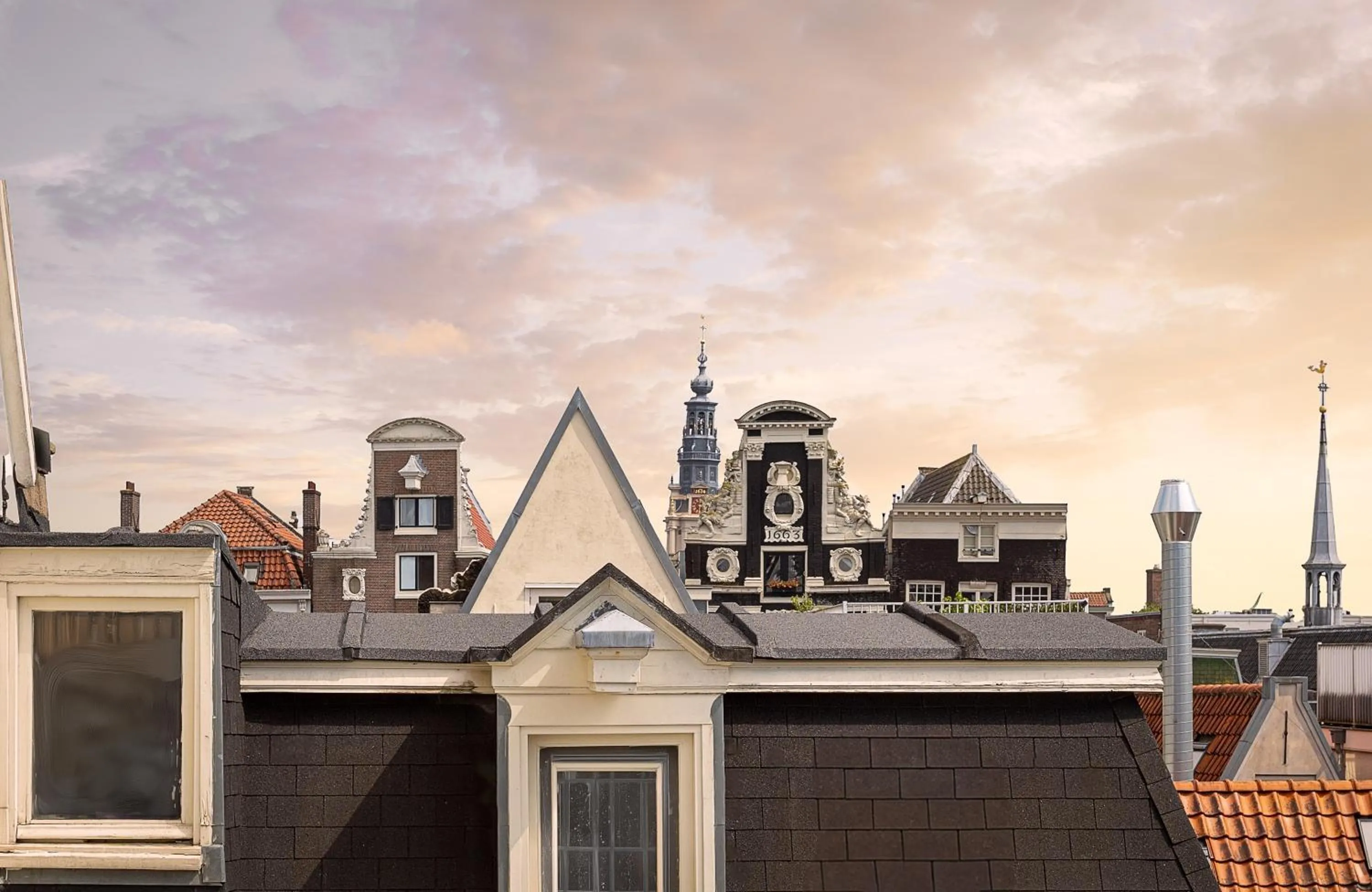 Day in Hotel Damsquare