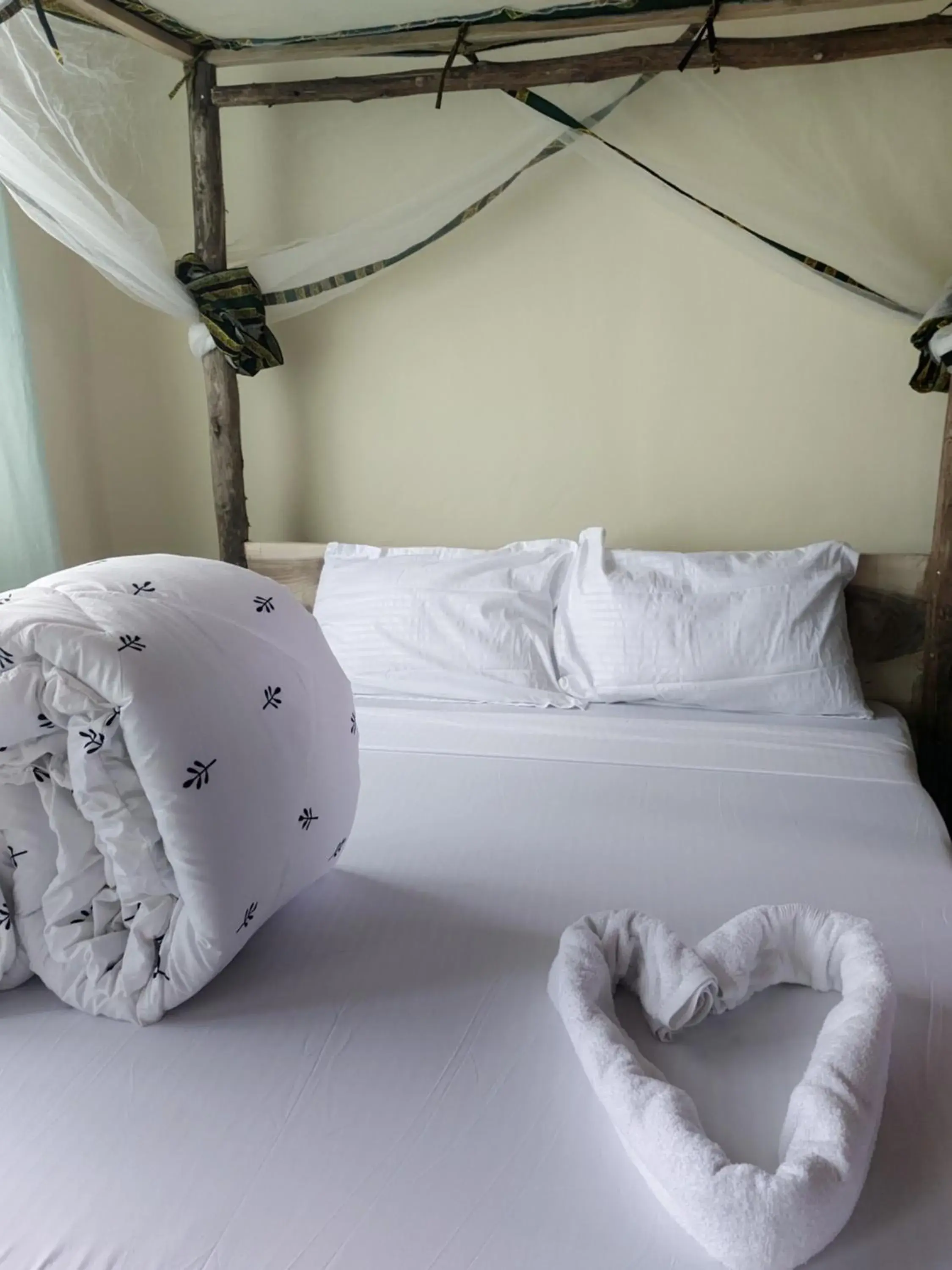 Double Room with Private Bathroom in Hill View Garden Hotel Double Room with Private Bathroom in Hill View Garden Hotel