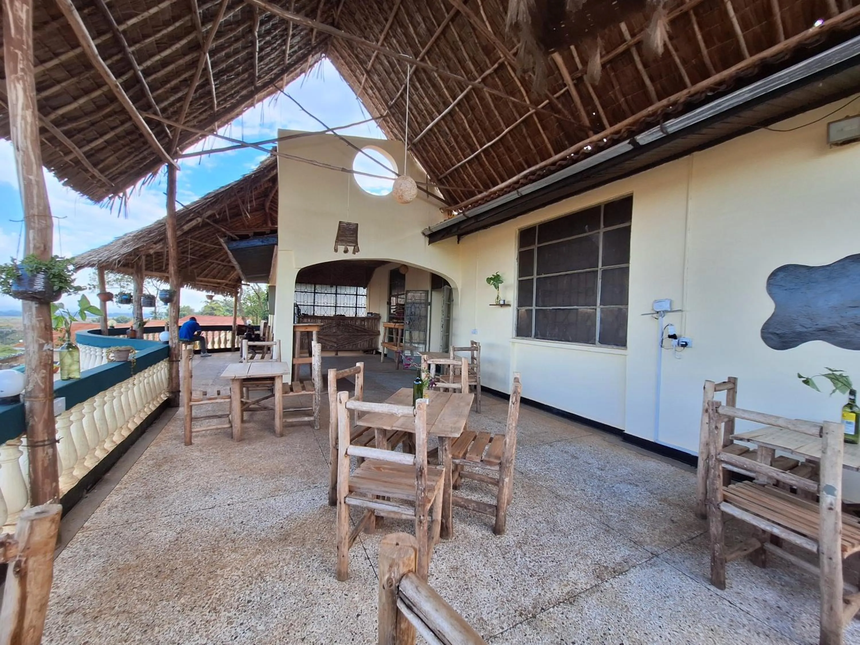 Restaurant/places to eat in Hill View Garden Hotel