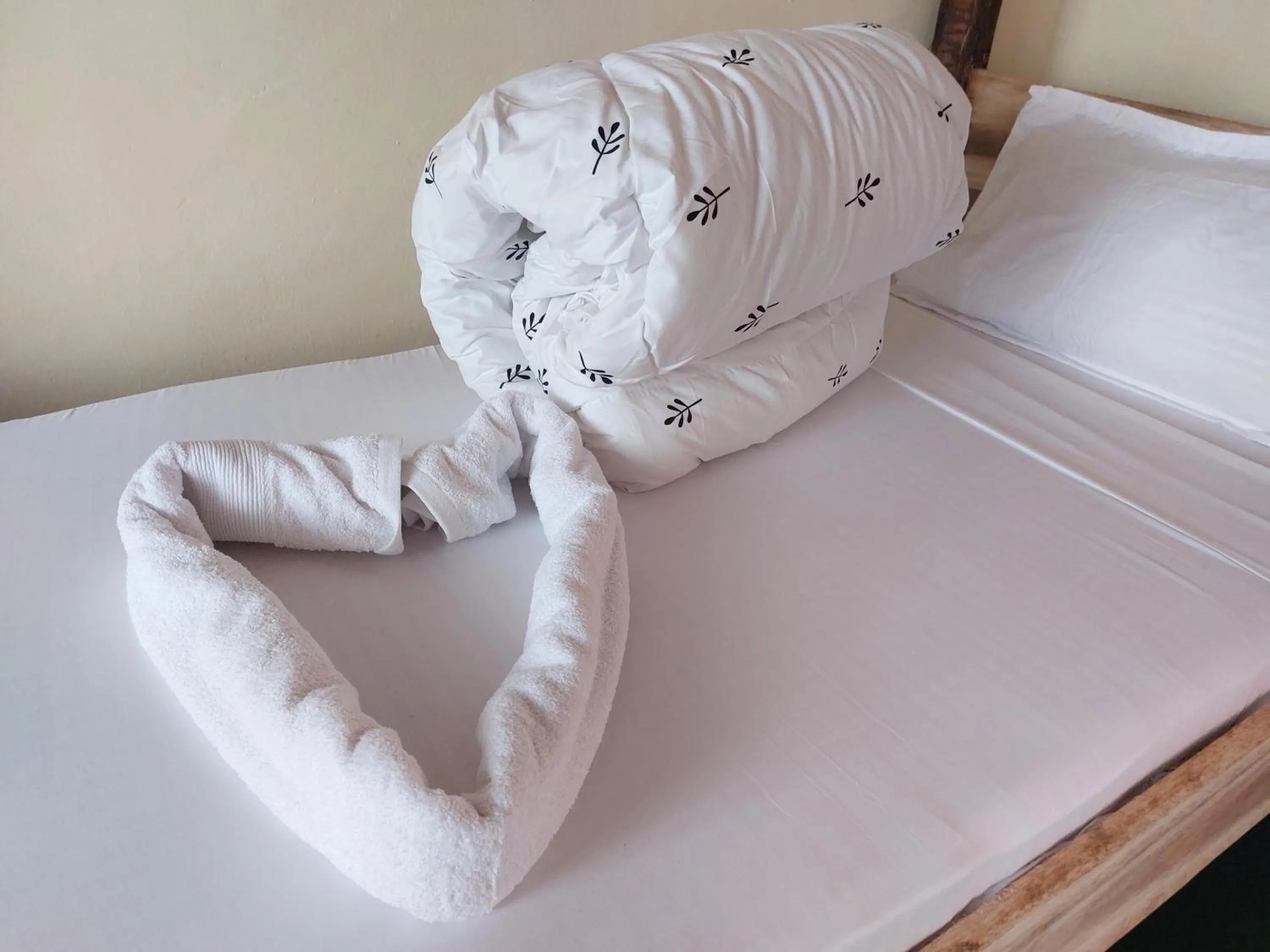 Bed in Hill View Garden Hotel