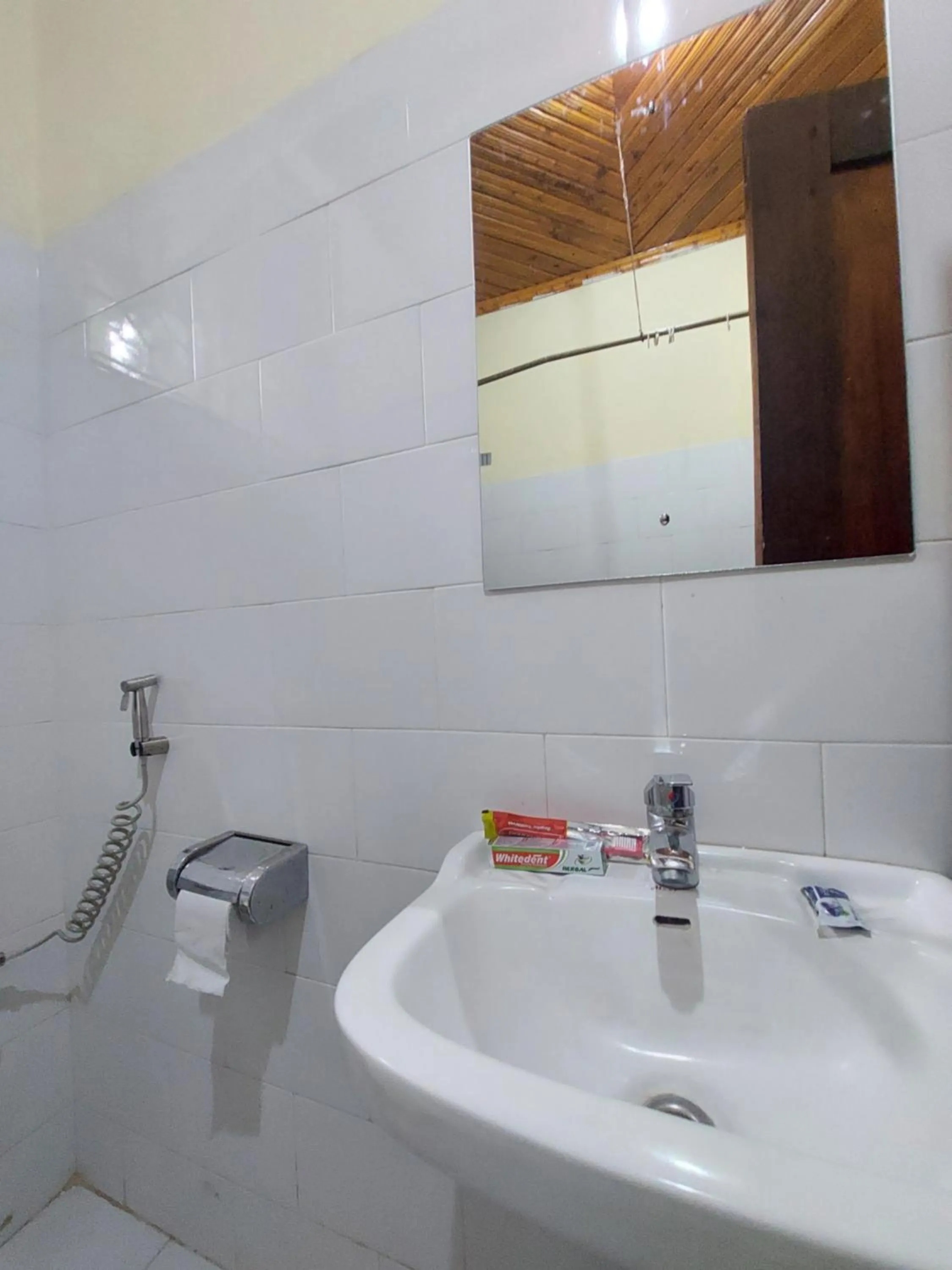 Bathroom in Hill View Garden Hotel