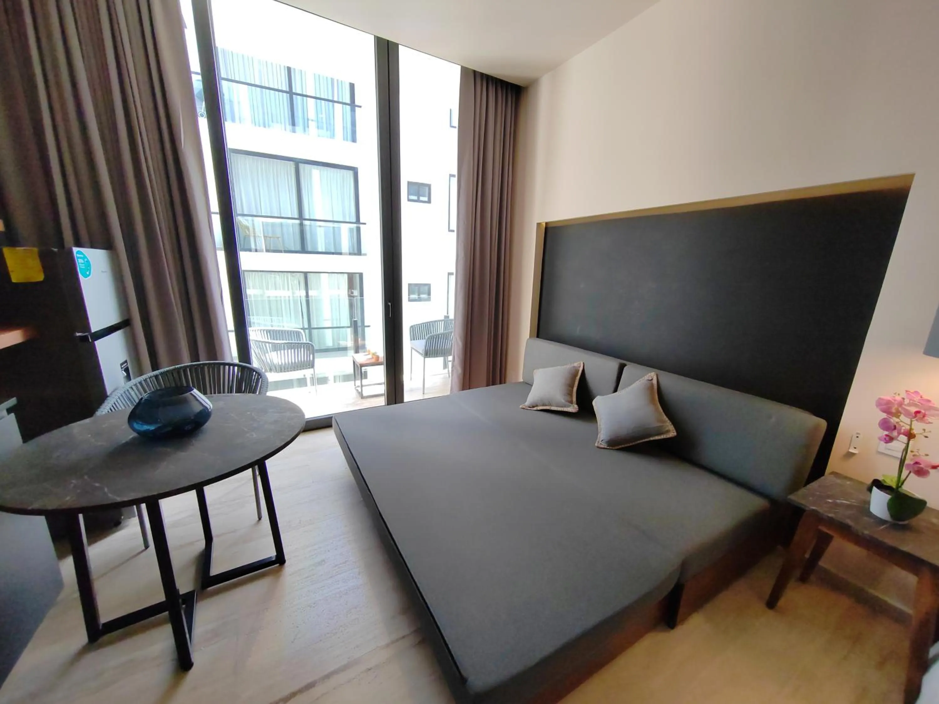 Bed in Incredible & Beautiful Studio Steps From The Beach By Yeah