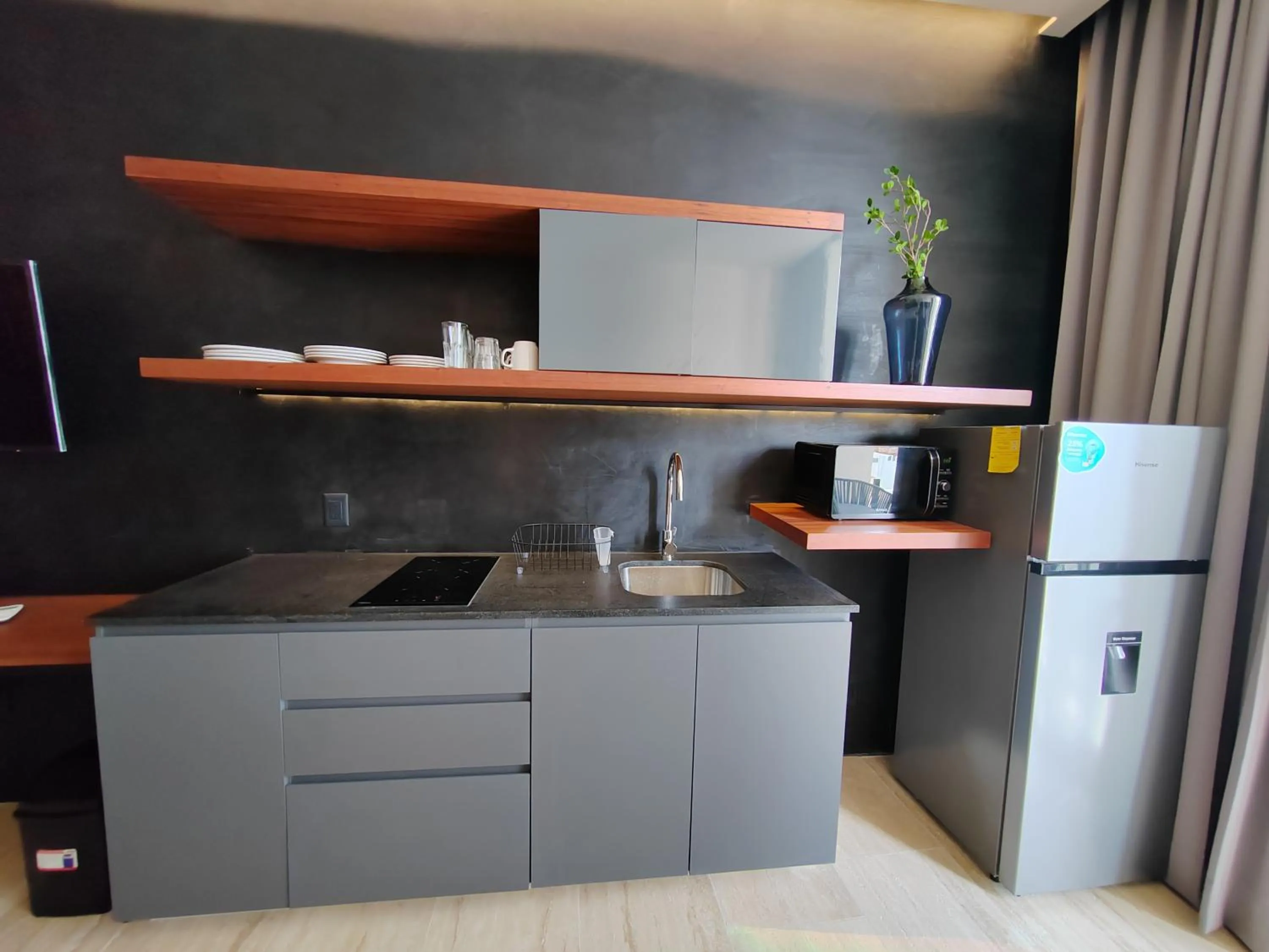 Kitchen or kitchenette in Incredible & Beautiful Studio Steps From The Beach By Yeah