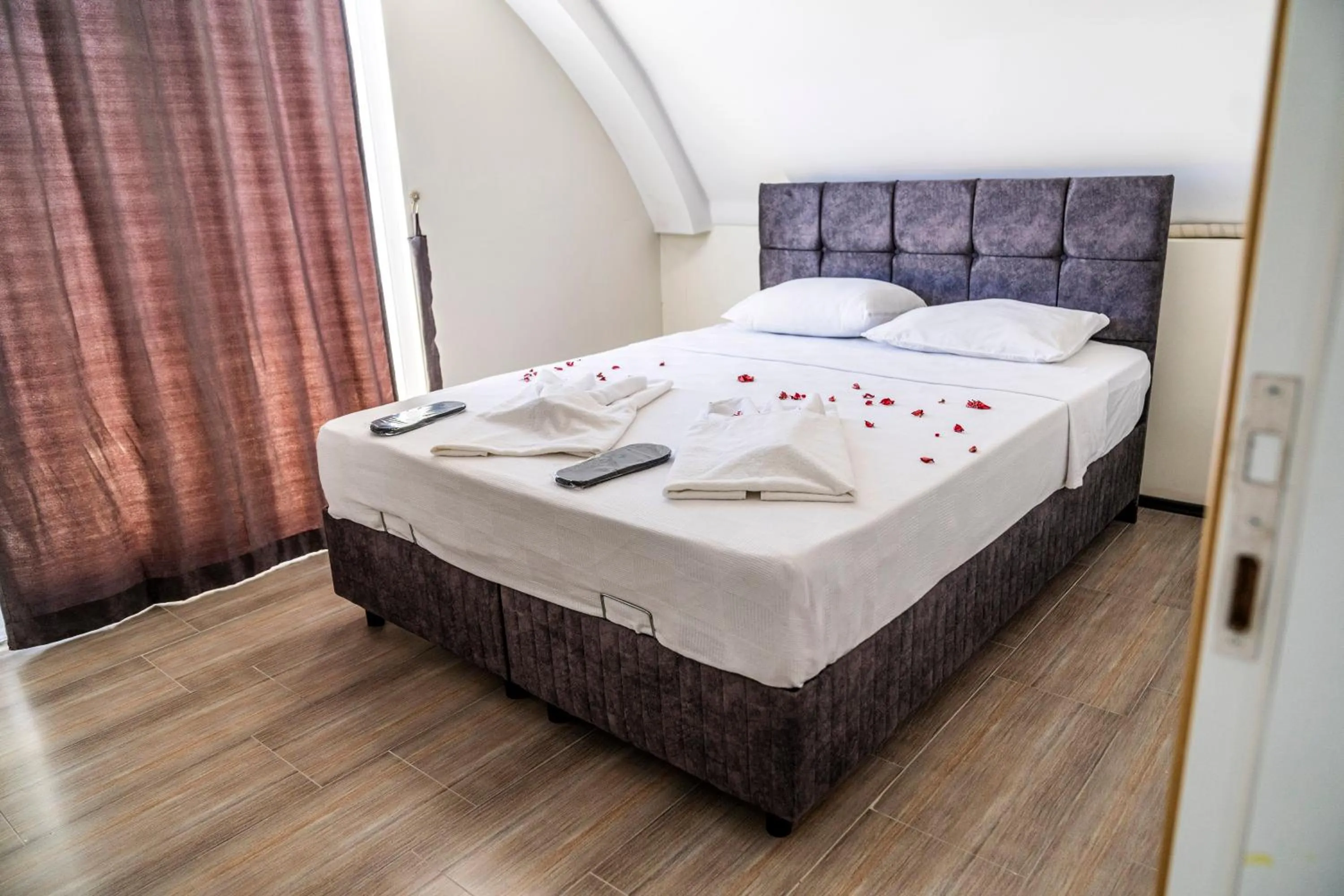 Bedroom, Bed in AYYA SUİT HOTEL