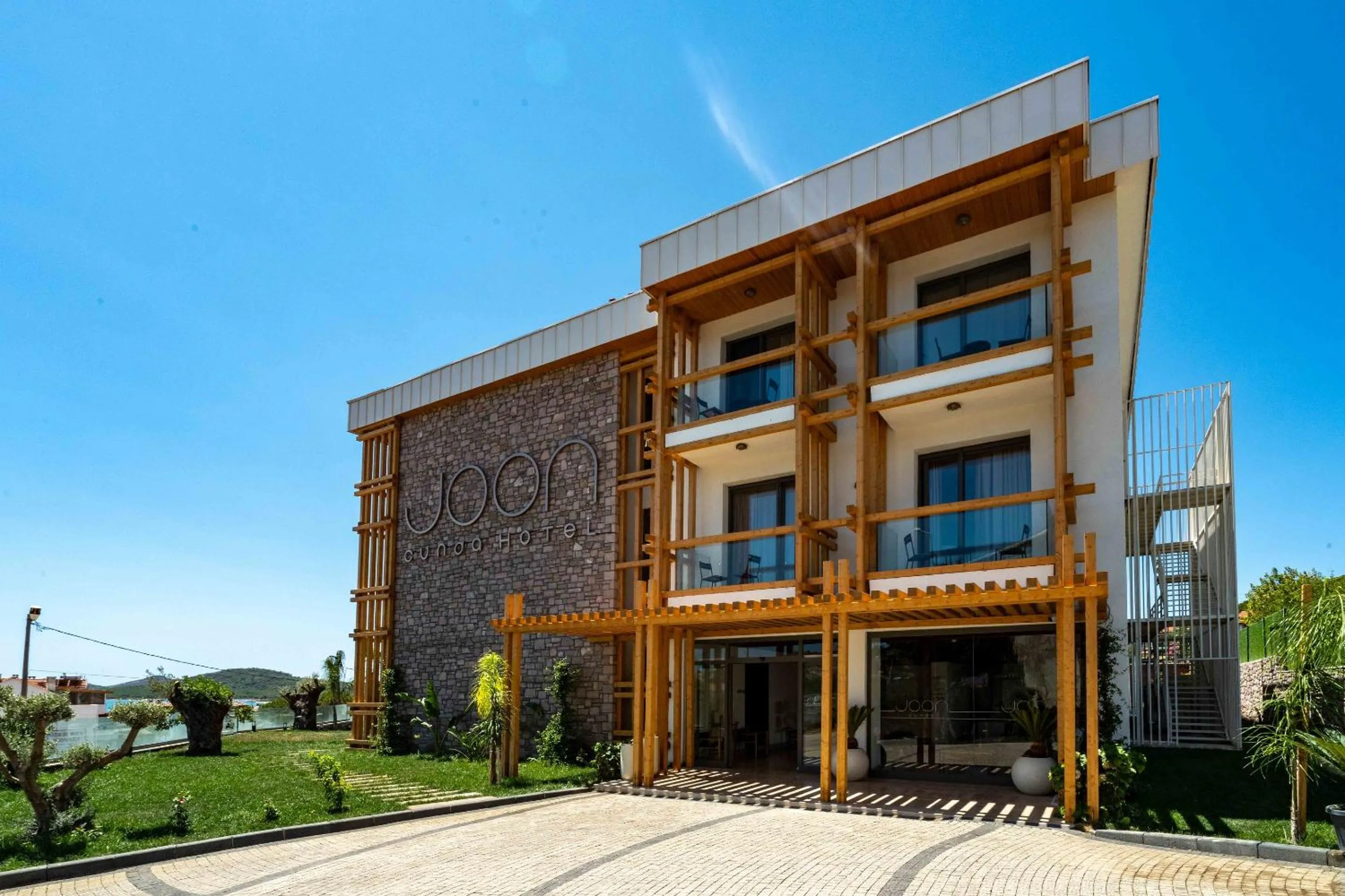 Property building in Joon Cunda