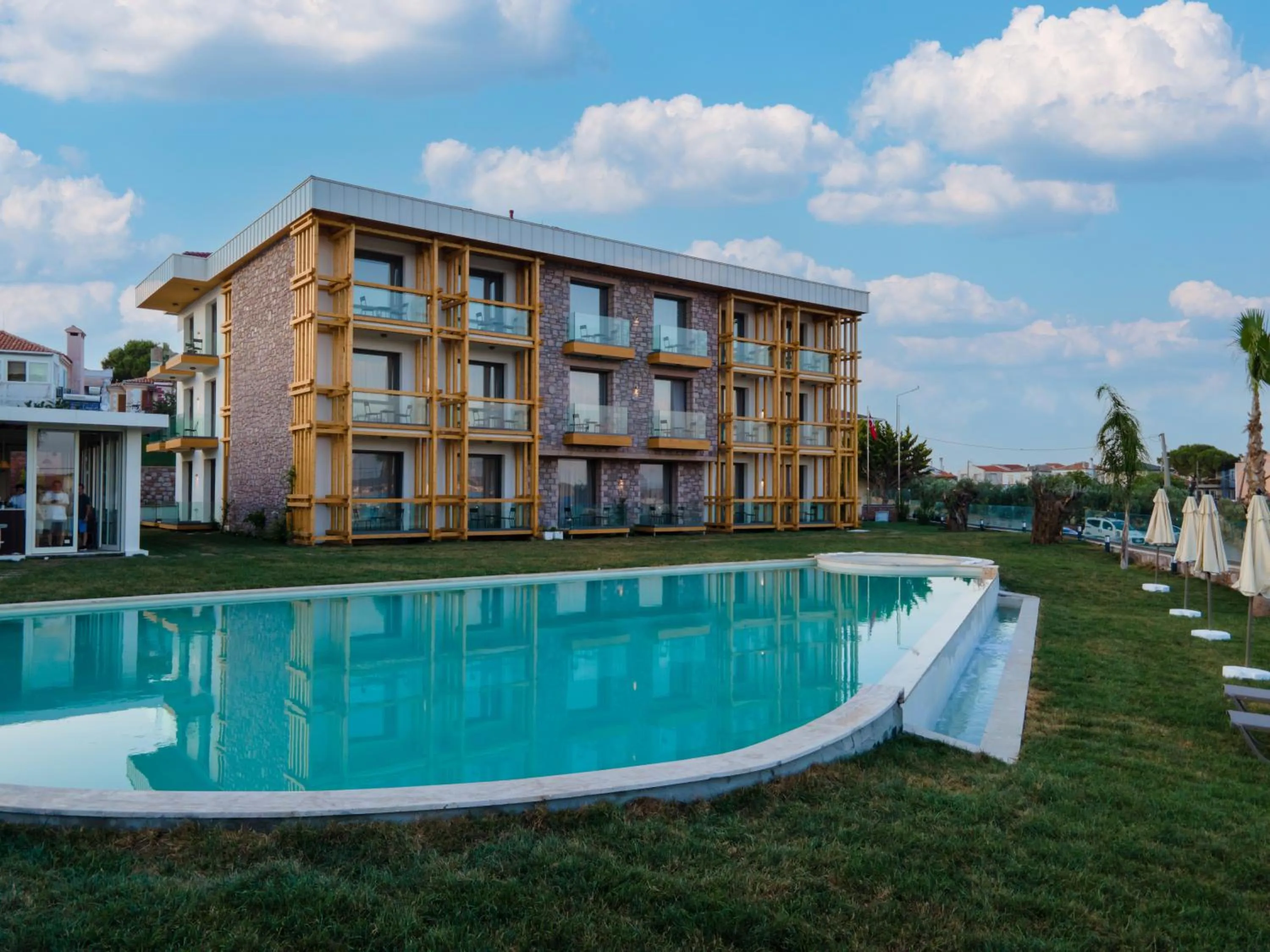 Property building in Joon Cunda