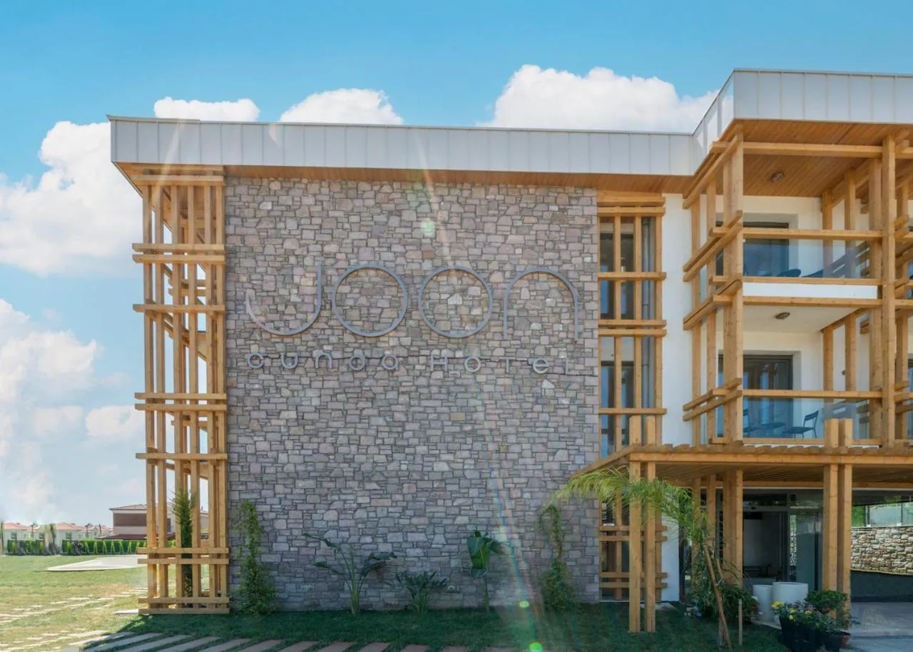 Property building in Joon Cunda