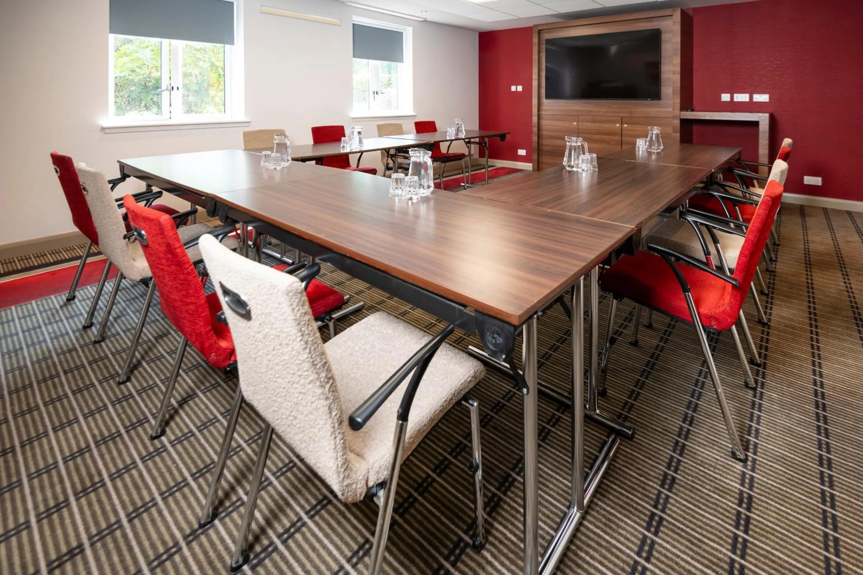 Meeting/conference room in Holiday Inn Express London - Dartford by IHG