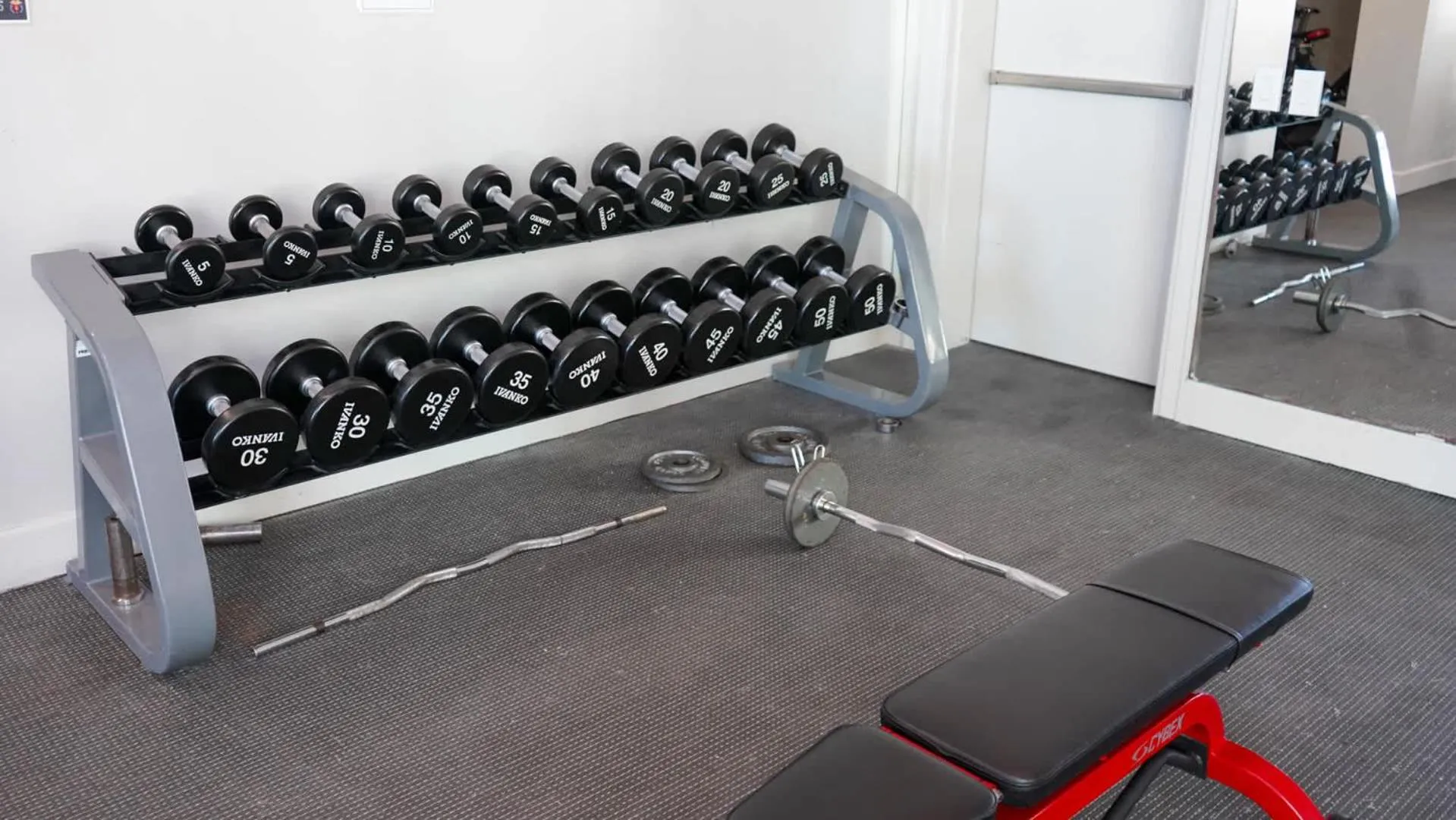 Fitness centre/facilities in Sapphire 1706