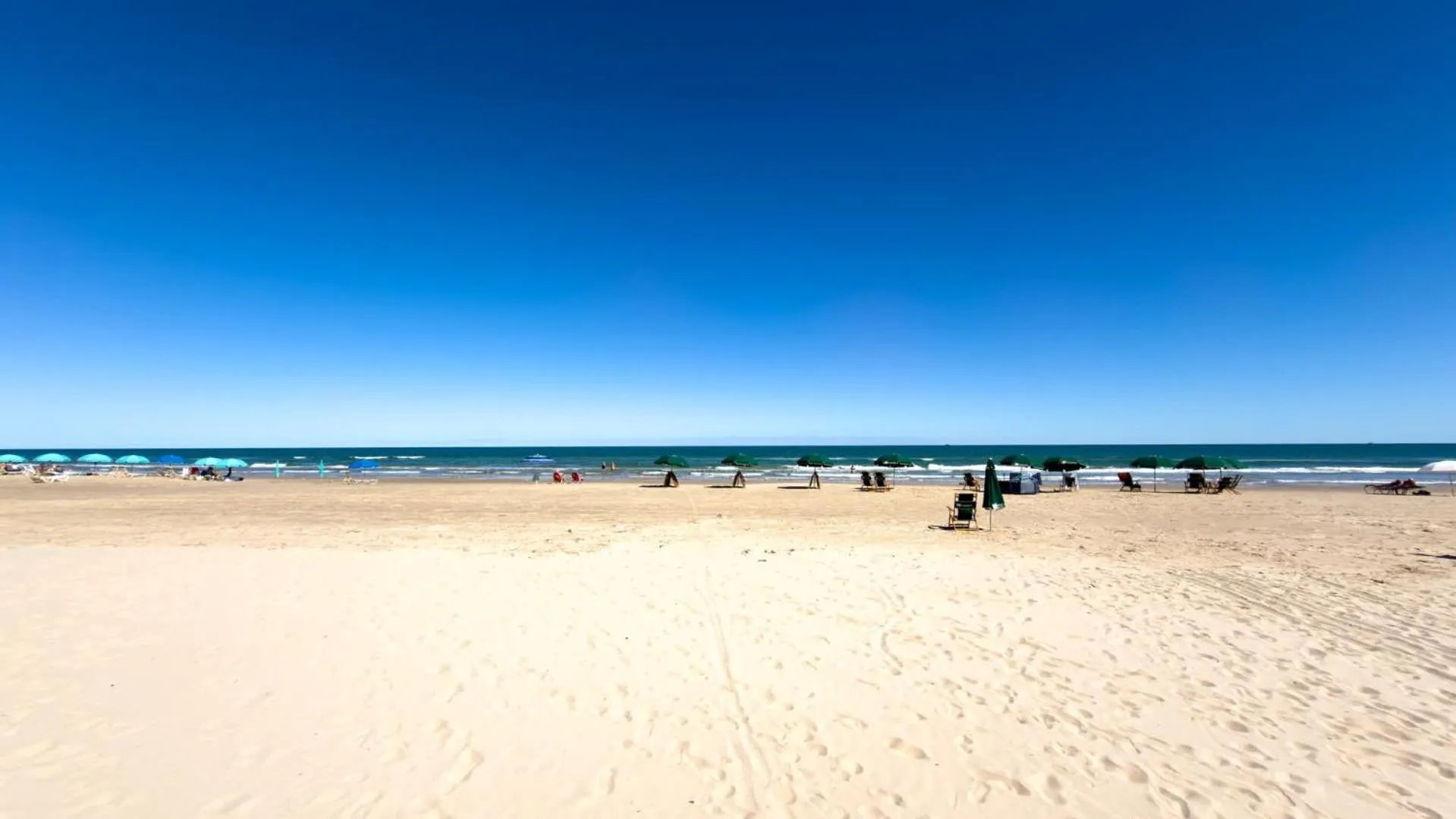 Beach in Sapphire 1706