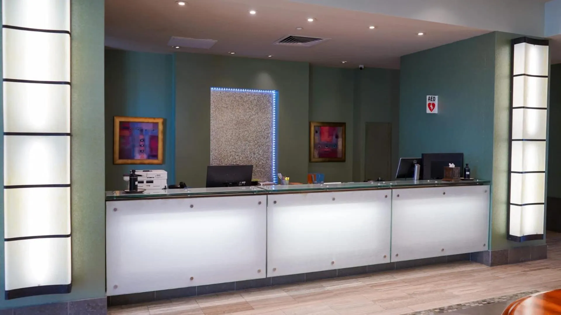 Kitchen or kitchenette in Sapphire 1706