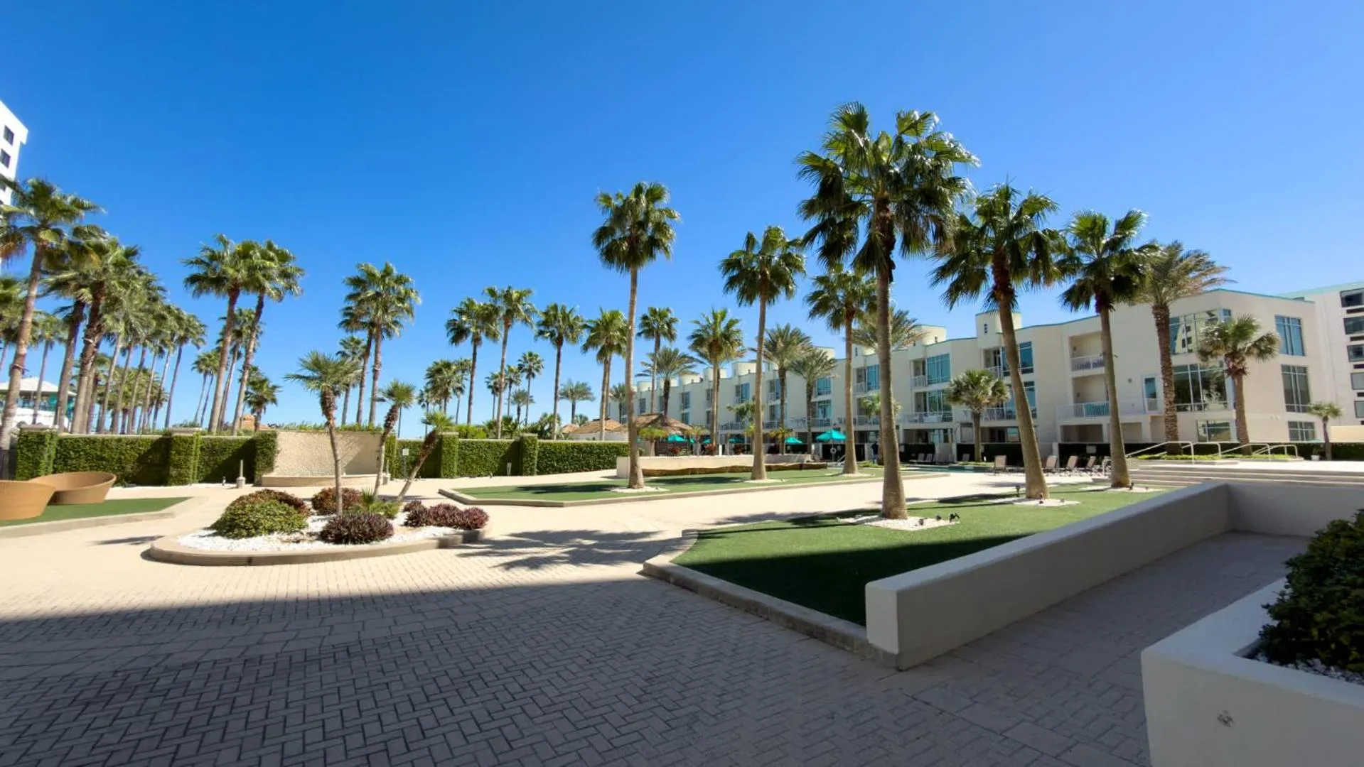 Property building in Sapphire 1706