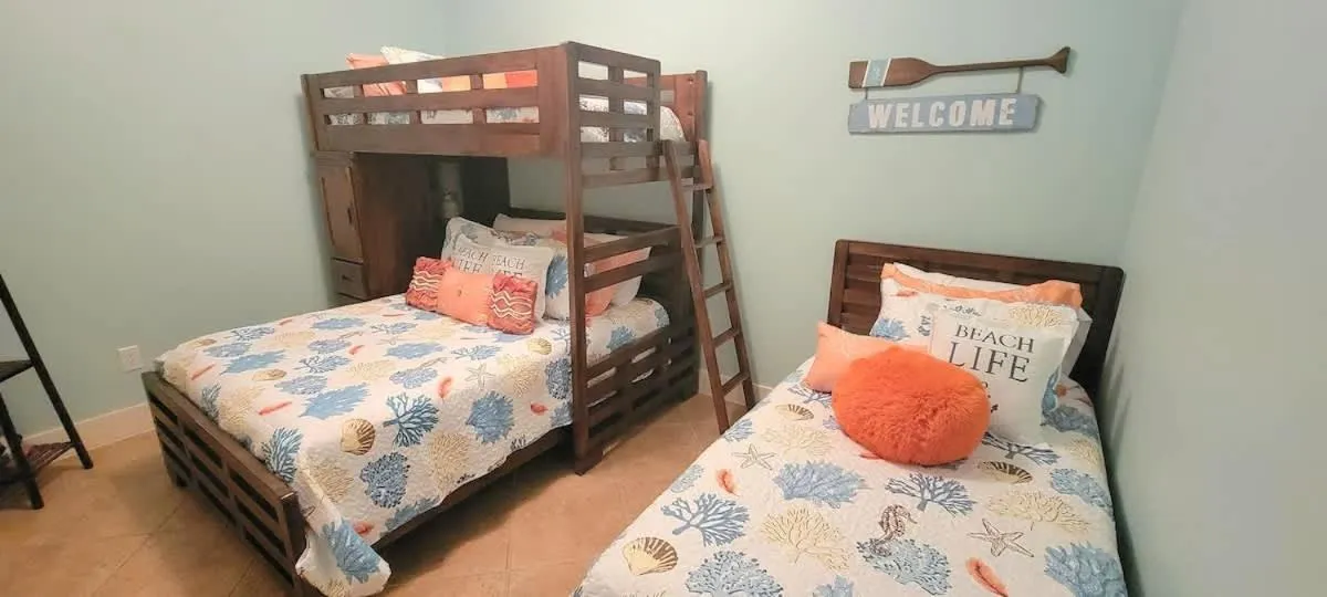 Bed in Sapphire 1706