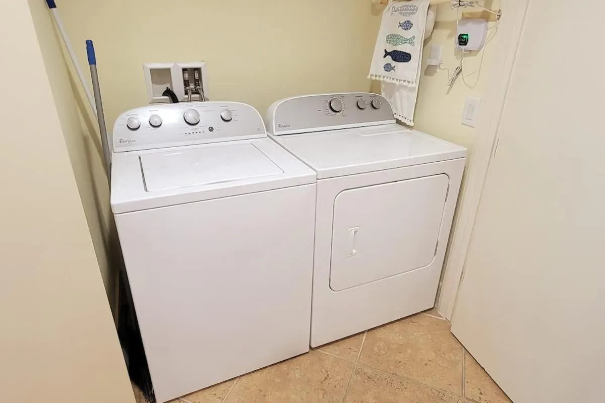 laundry in Sapphire 1706