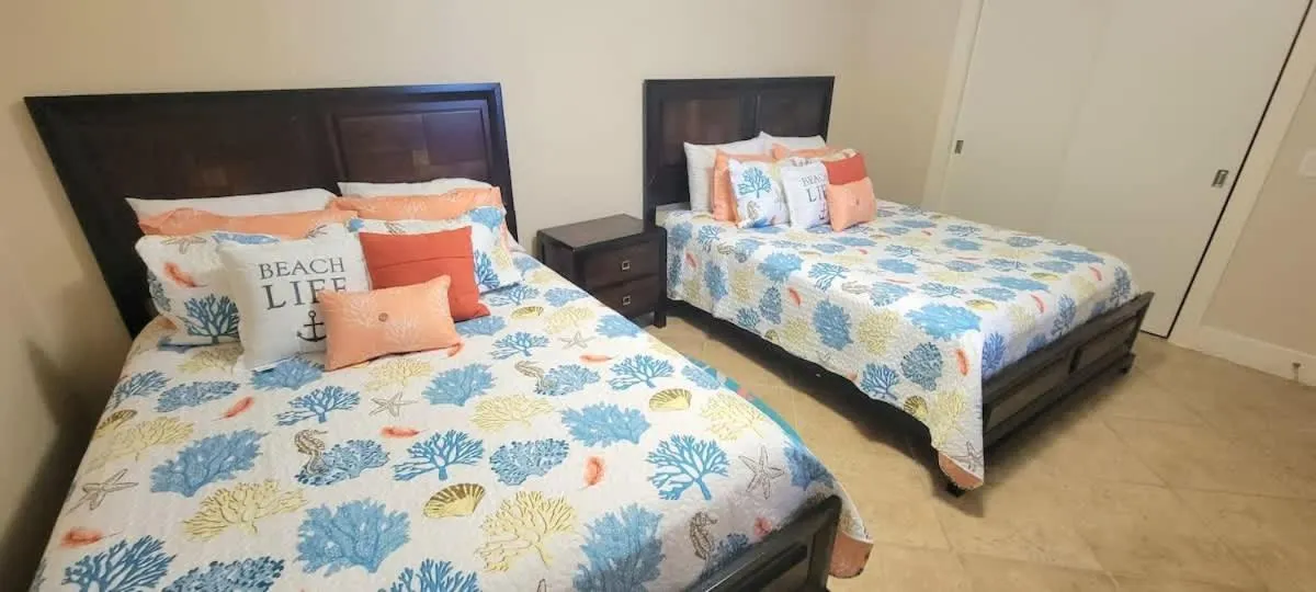 Bed in Sapphire 1706