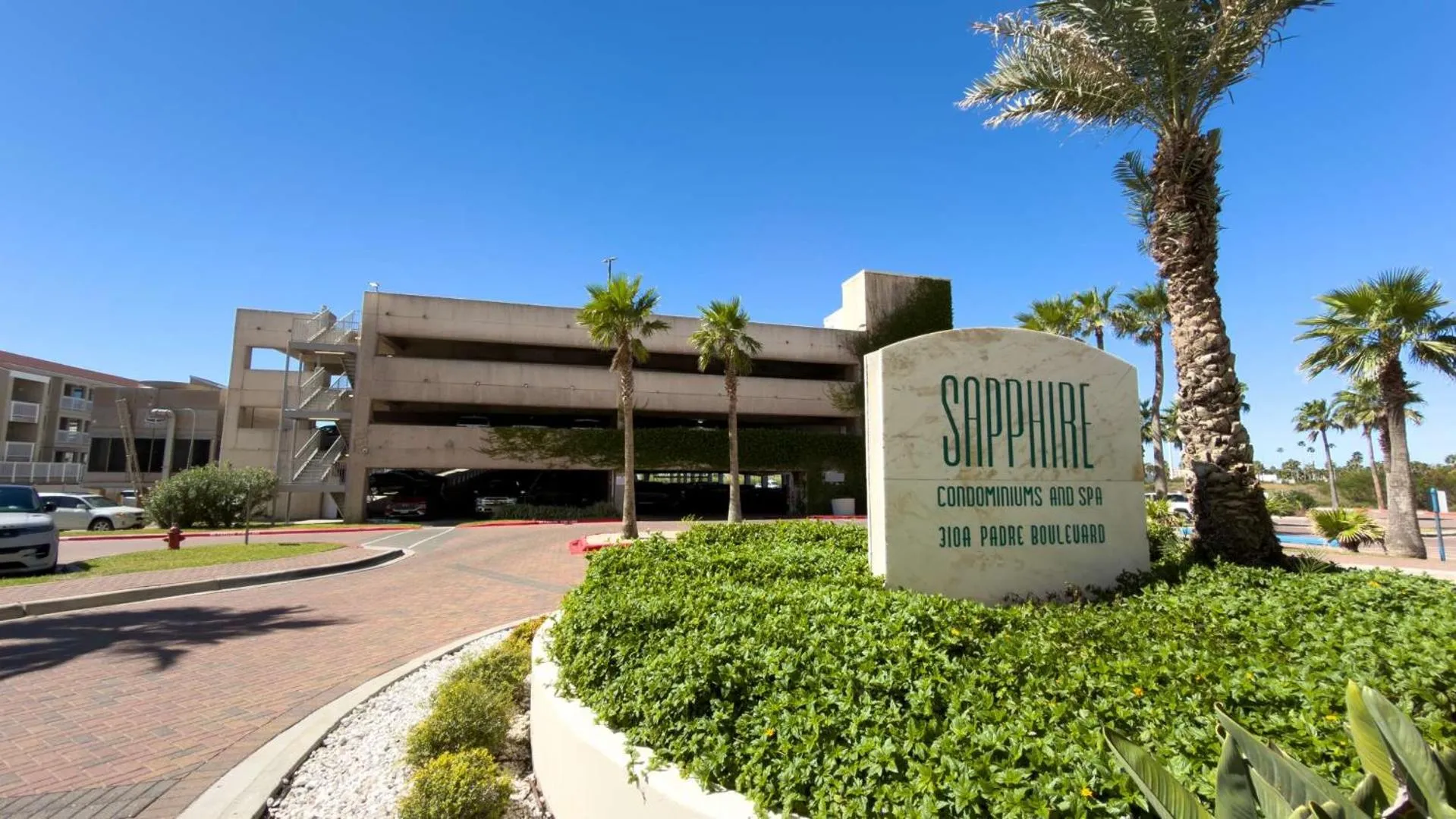 Property building in Sapphire 1706