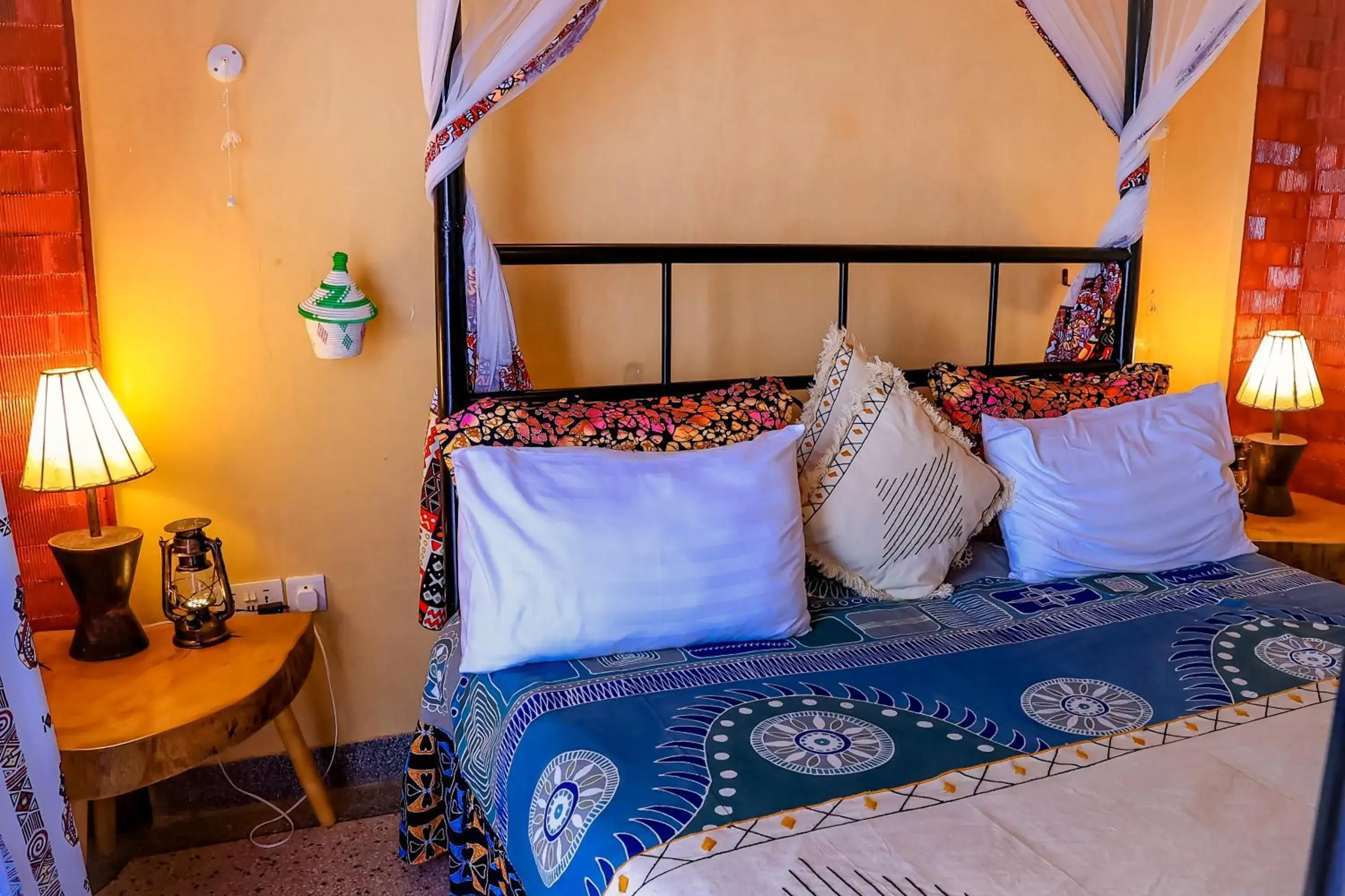 Deluxe Double Room with Balcony in JET VILLAS ENTEBBE ( JVE ) Deluxe Double Room with Balcony in JET VILLAS ENTEBBE ( JVE )