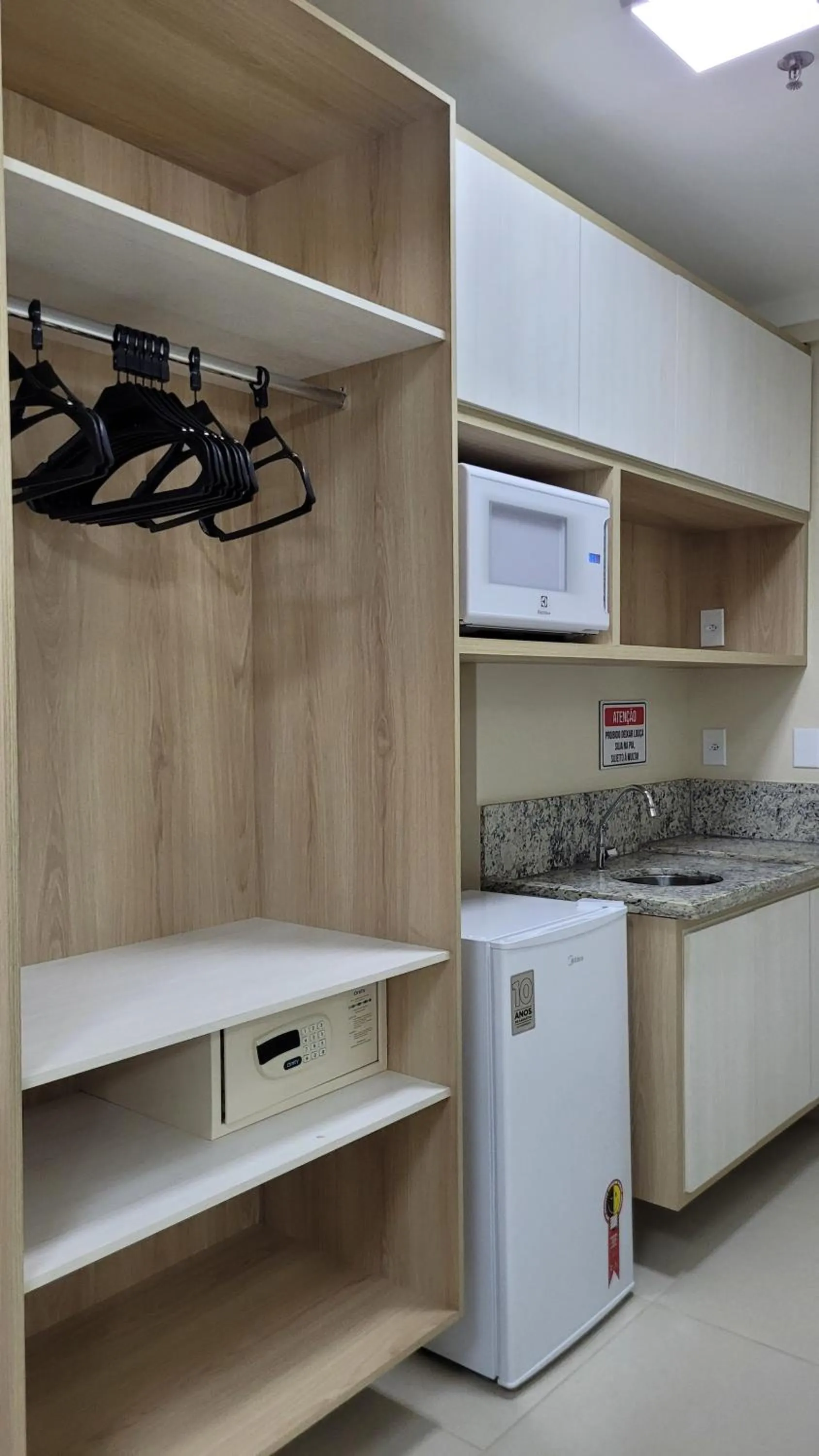 Kitchen or kitchenette in Spazzio Diroma Hospedagem com acesso gratuito no Acqua Park