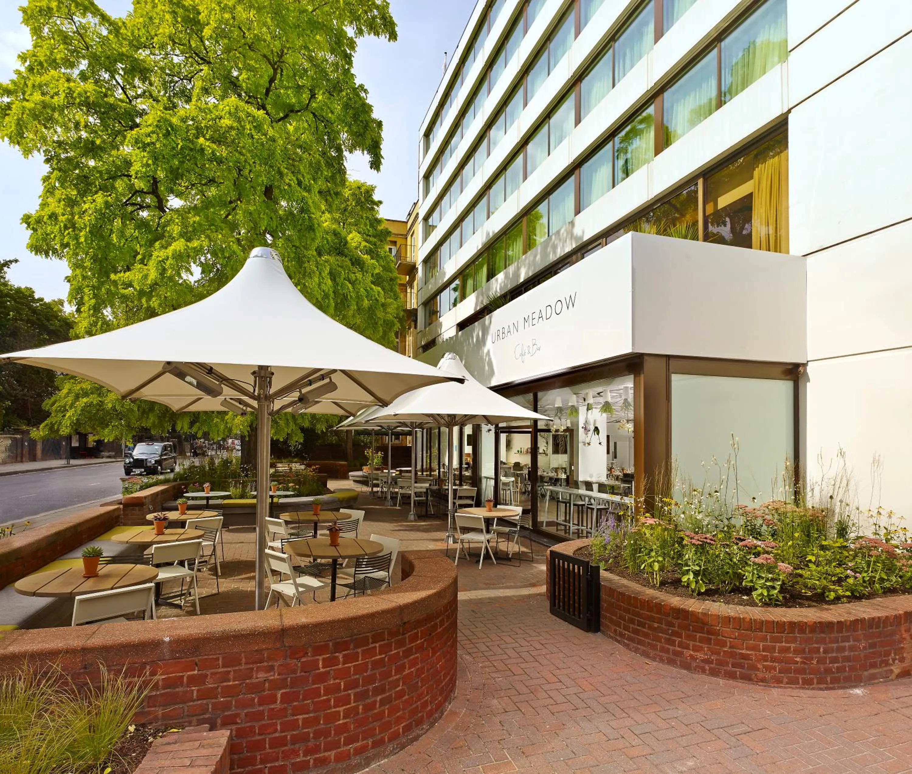 Property building in DoubleTree by Hilton London - Hyde Park