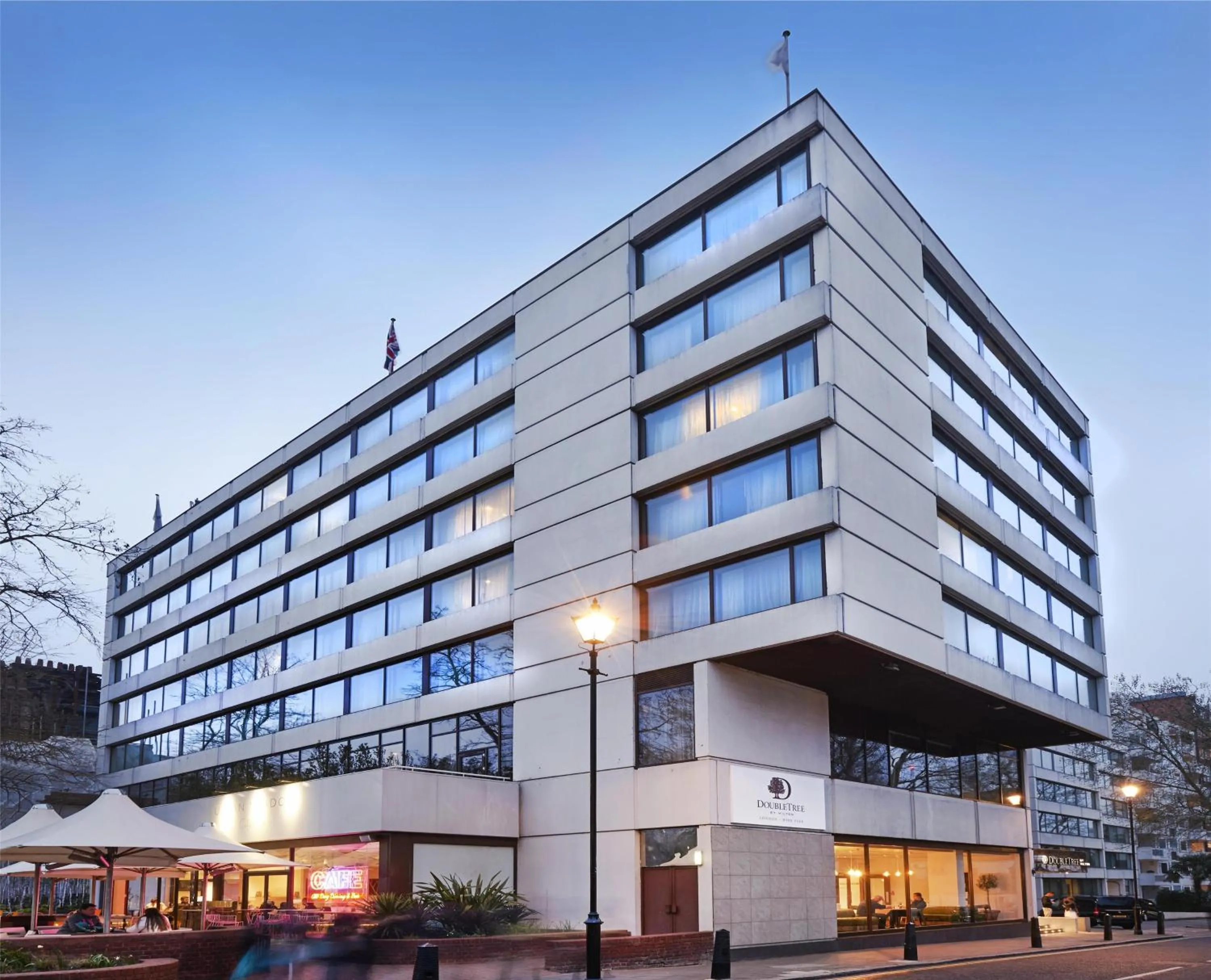 Property building in DoubleTree by Hilton London - Hyde Park