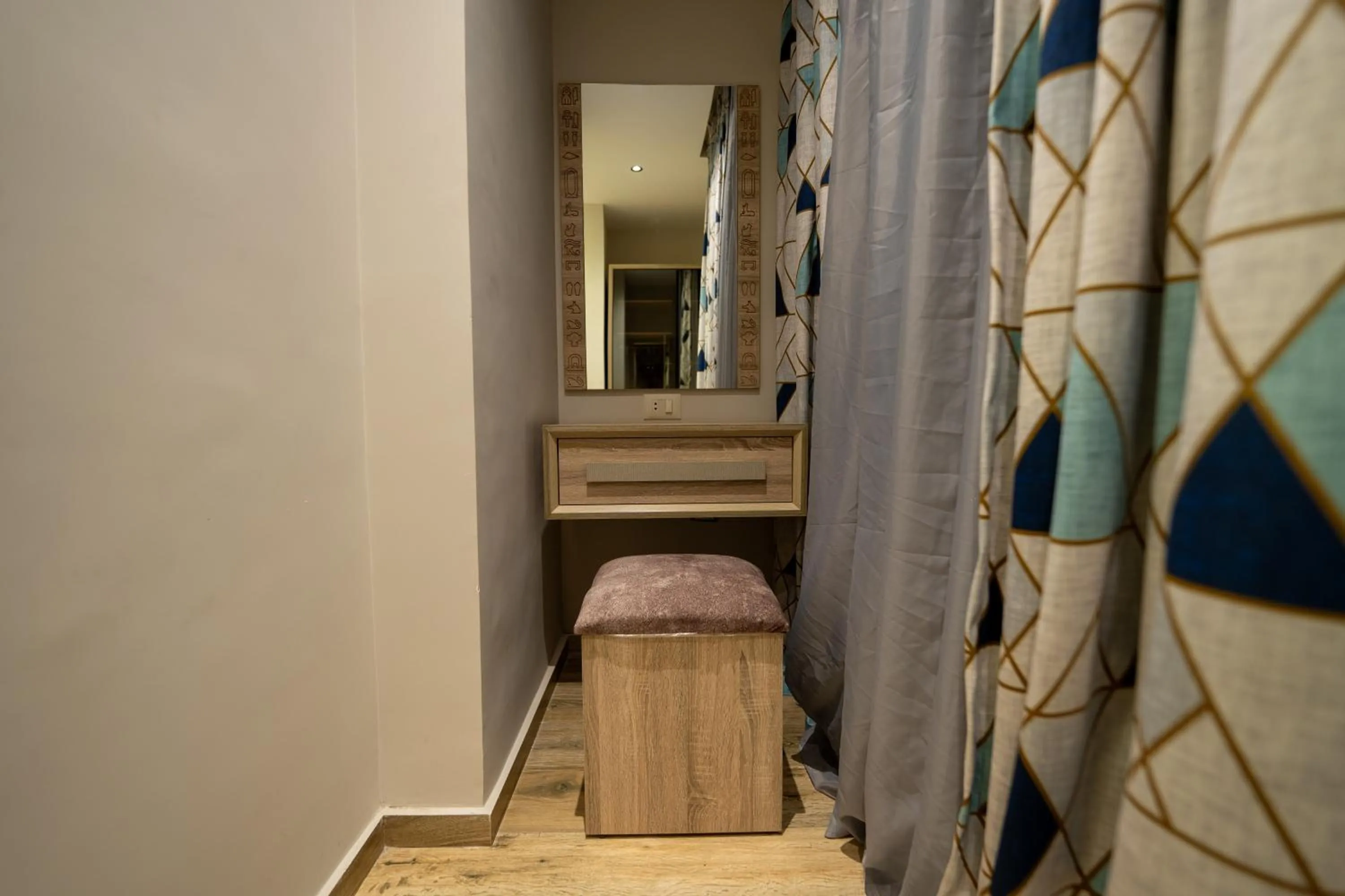 Royal Great Pyramid INN