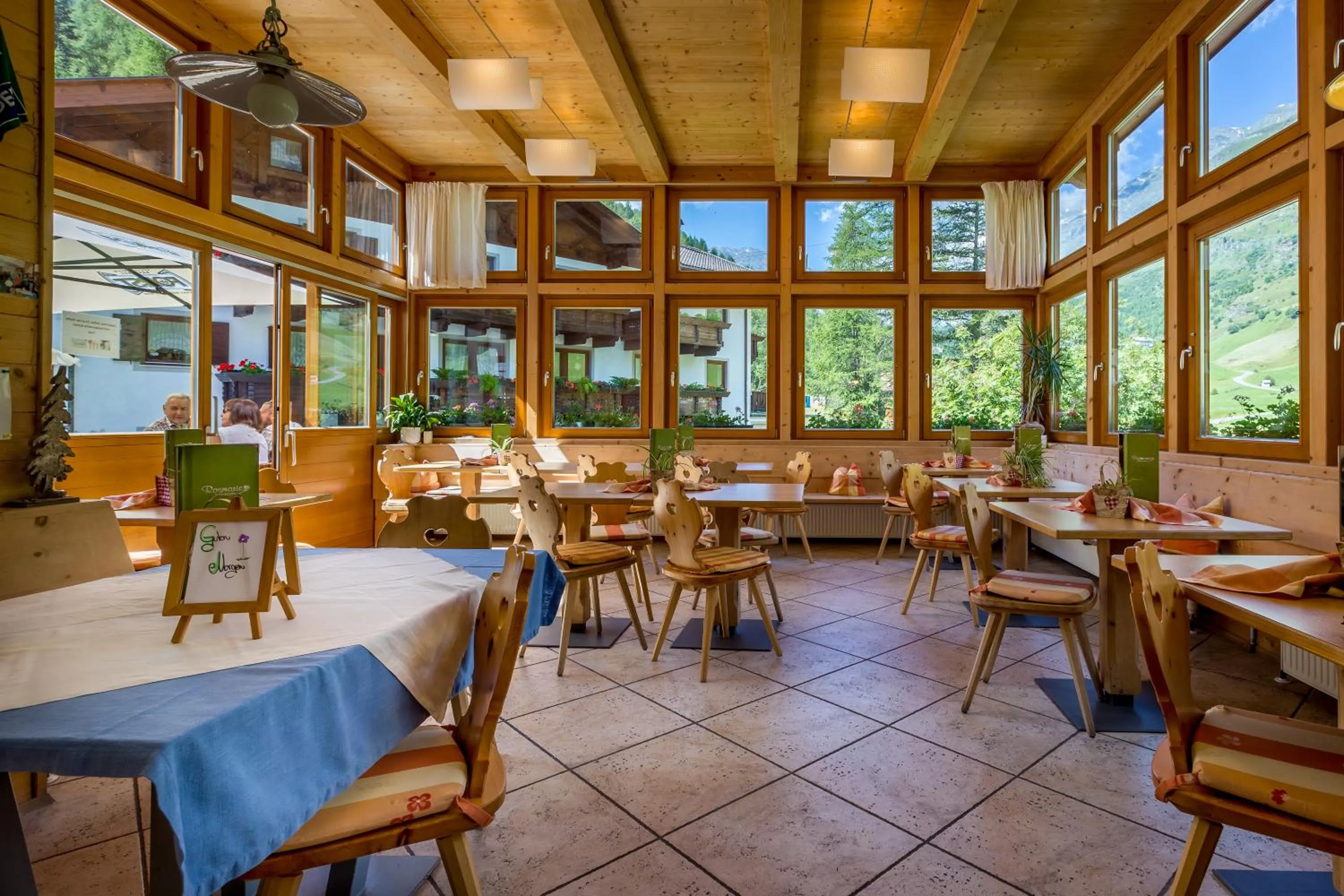 Garden in Hotel Restaurant Rosmarie