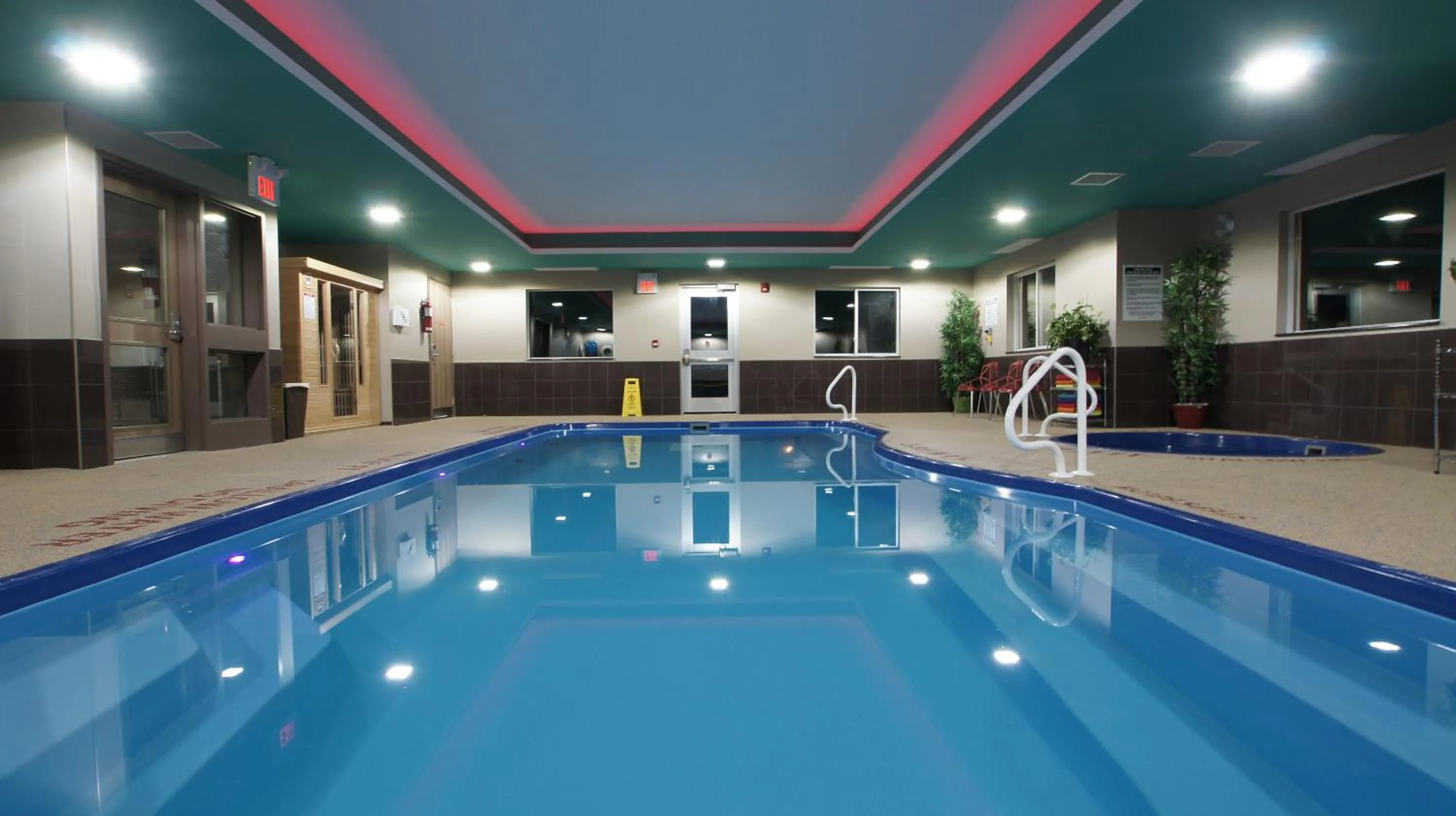 Swimming pool in Dreamz Inn
