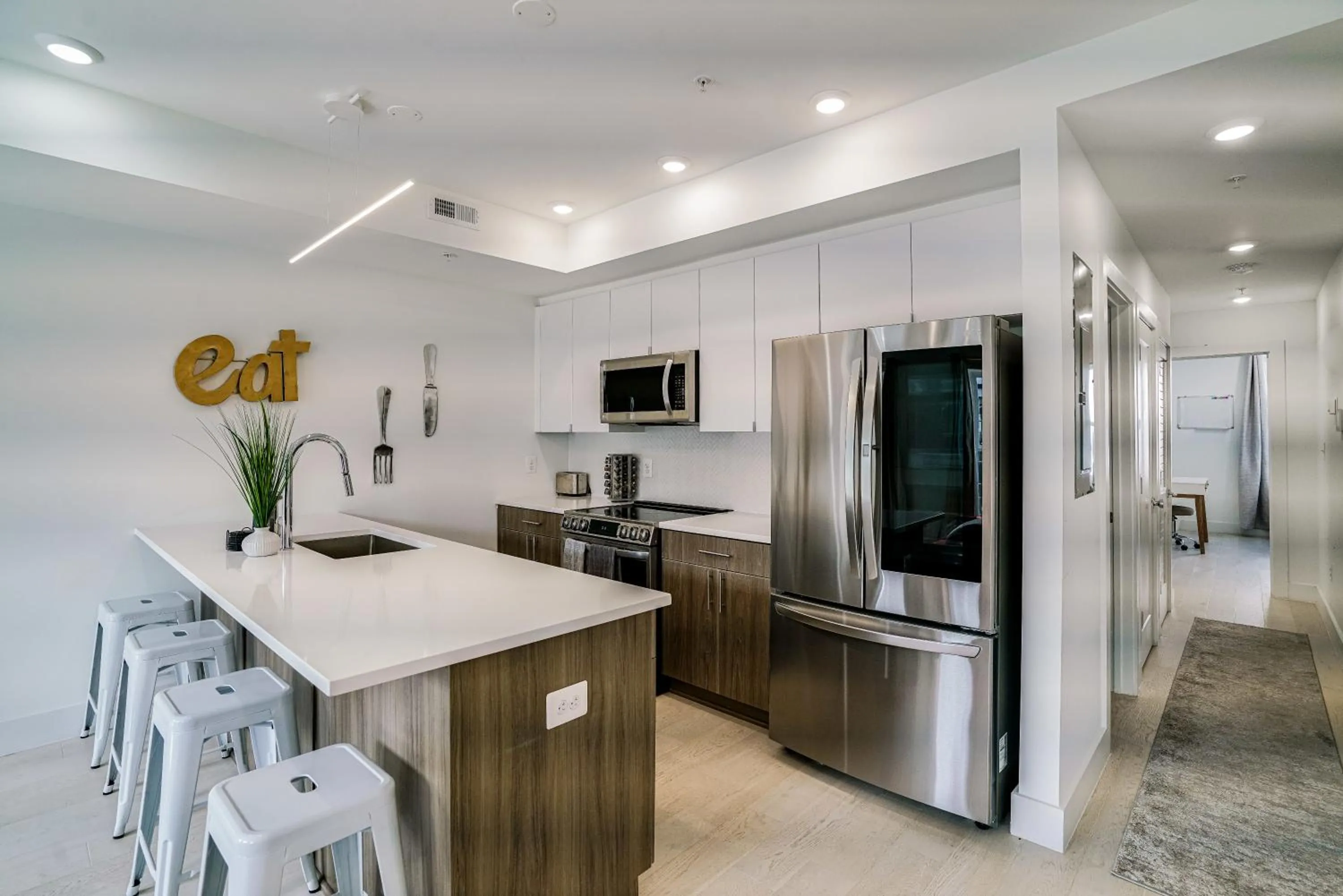 Kitchen or kitchenette in Luxury 2 bed 2 bath Suite in Washington DC