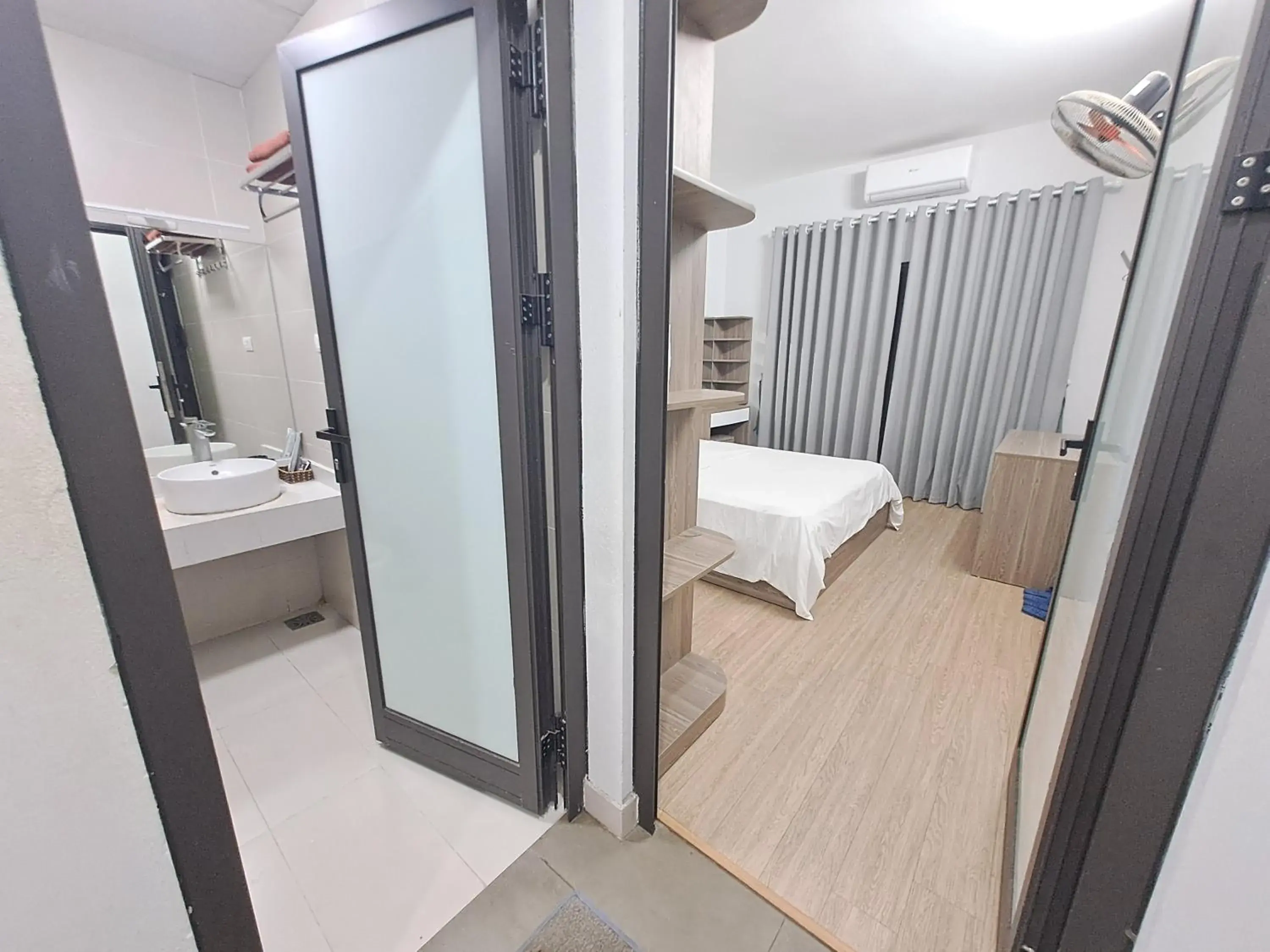 Double Room with Private External Bathroom in Blue Home Homestay Ha Noi Double Room with Private External Bathroom in Blue Home Homestay Ha Noi