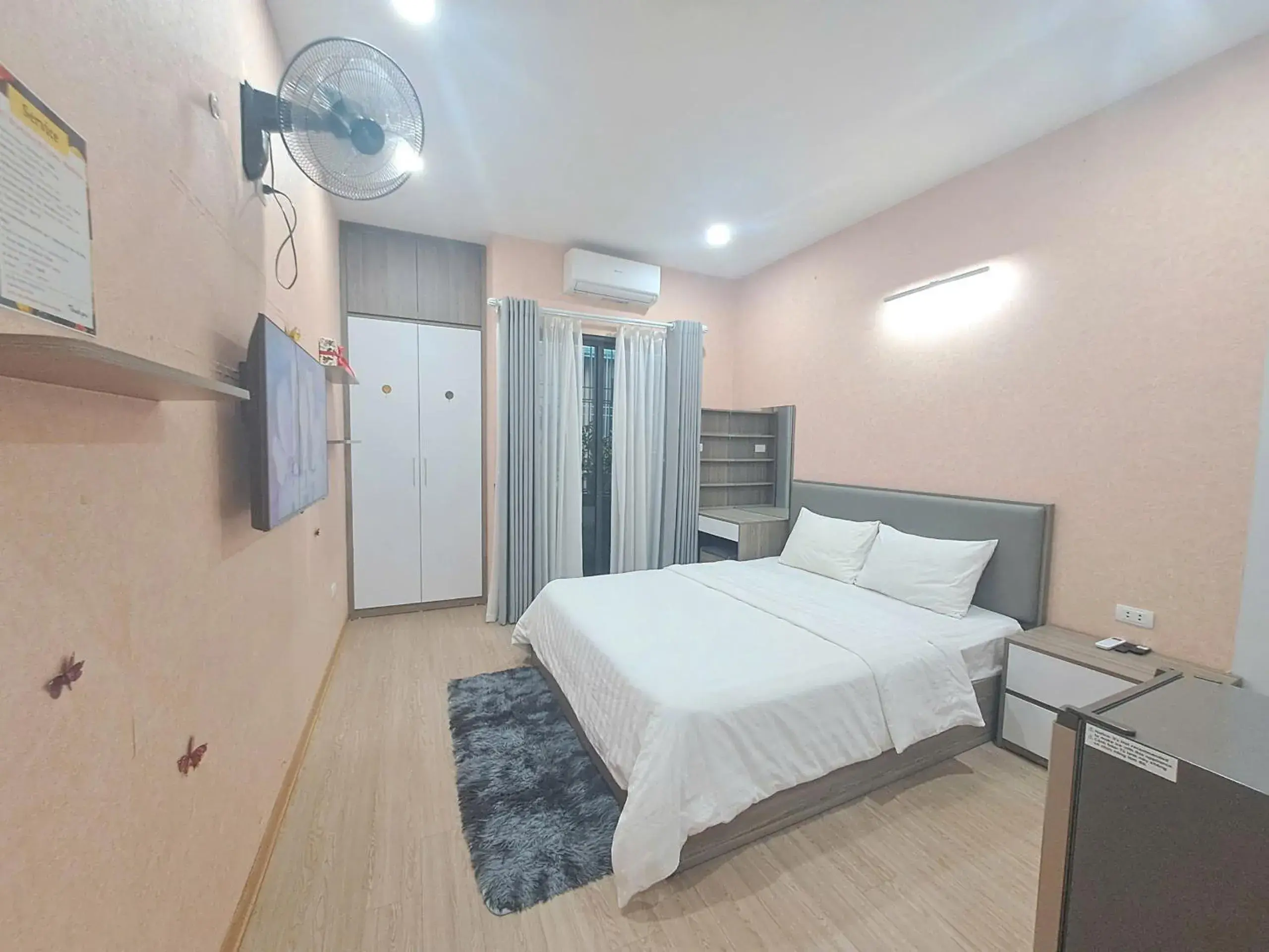 Superior Queen Room in Blue Homestay Cau Giay Superior Queen Room in Blue Homestay Cau Giay