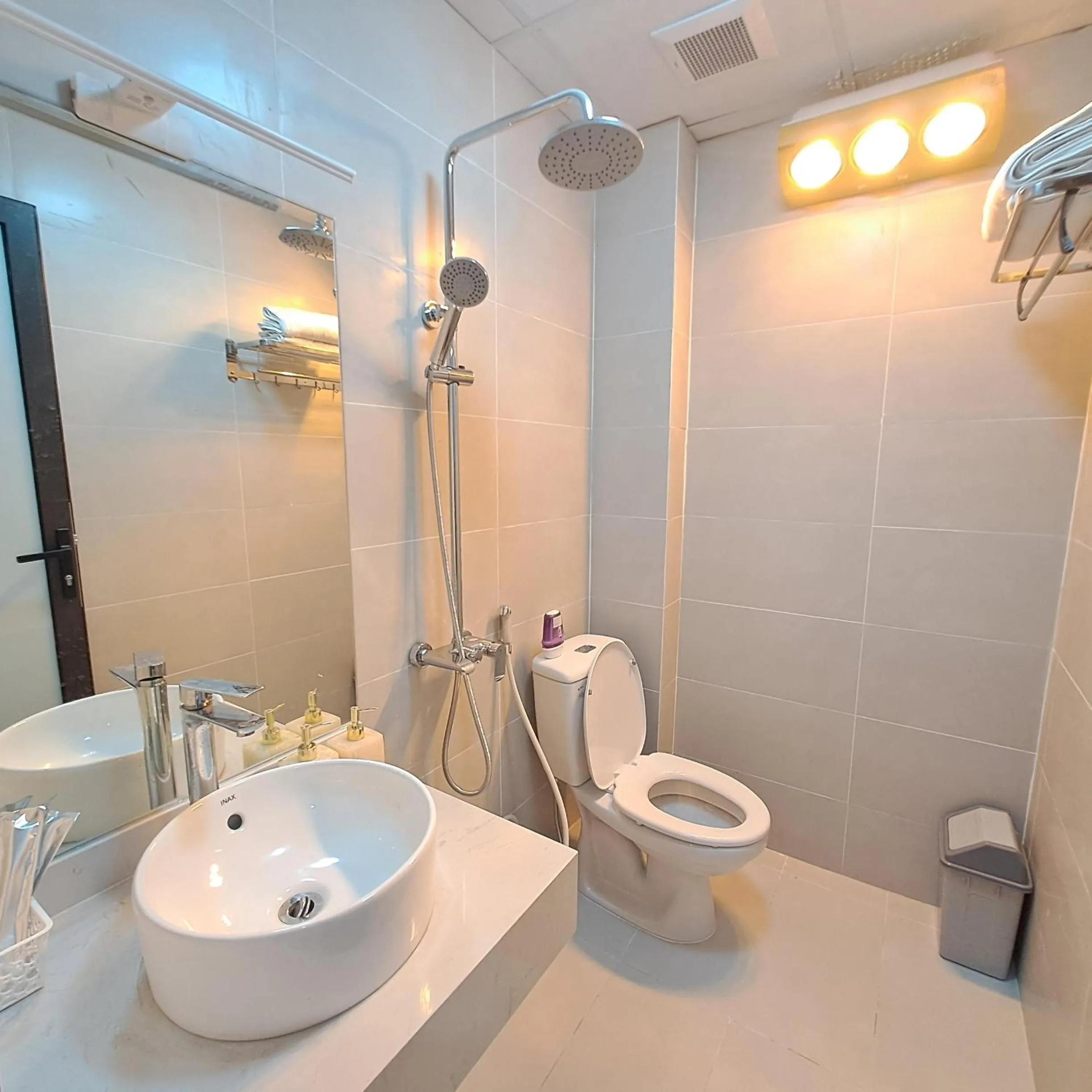 Superior Queen Room in Blue Home Homestay Ha Noi