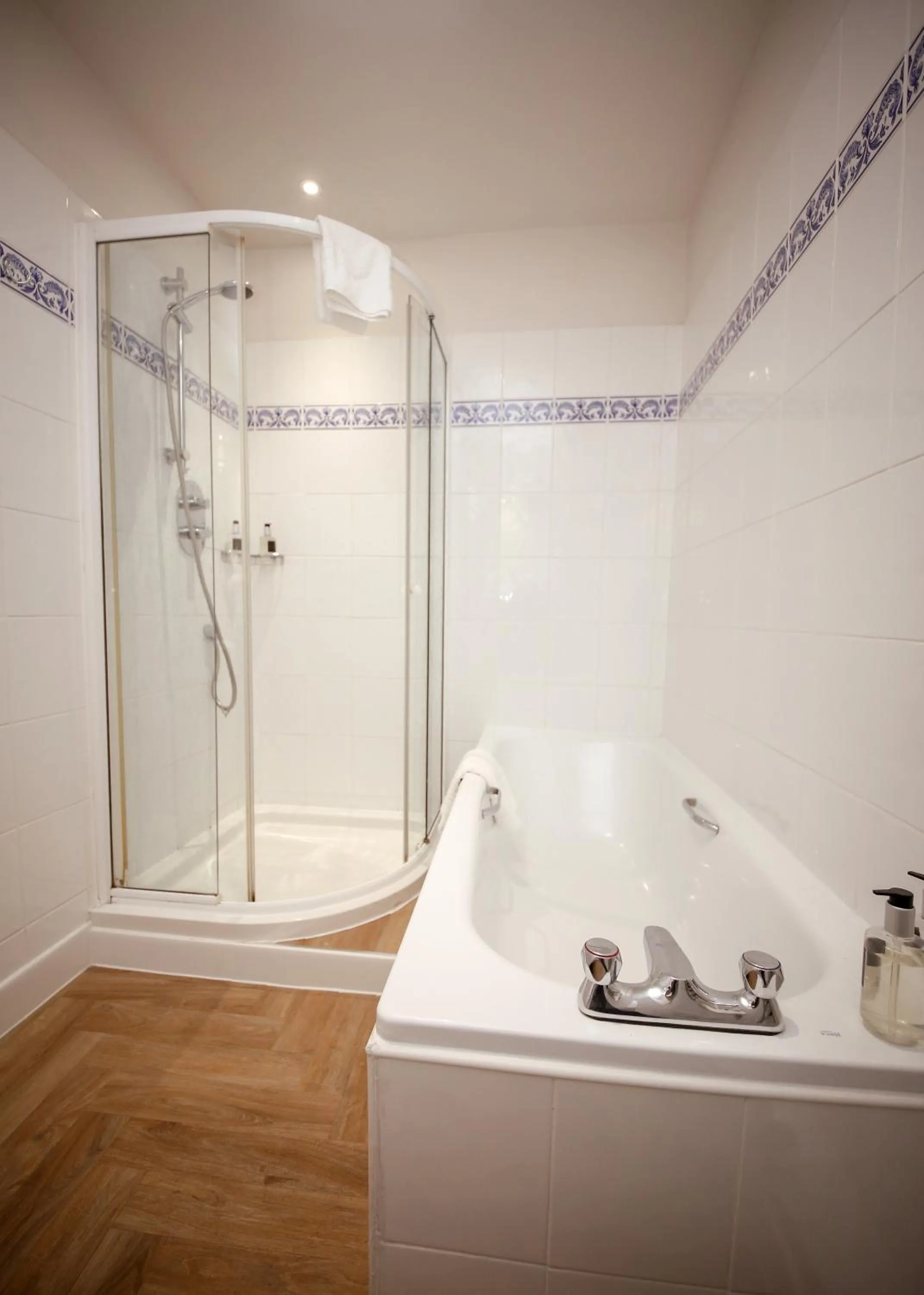 Shower in Bruntsfield Hotel