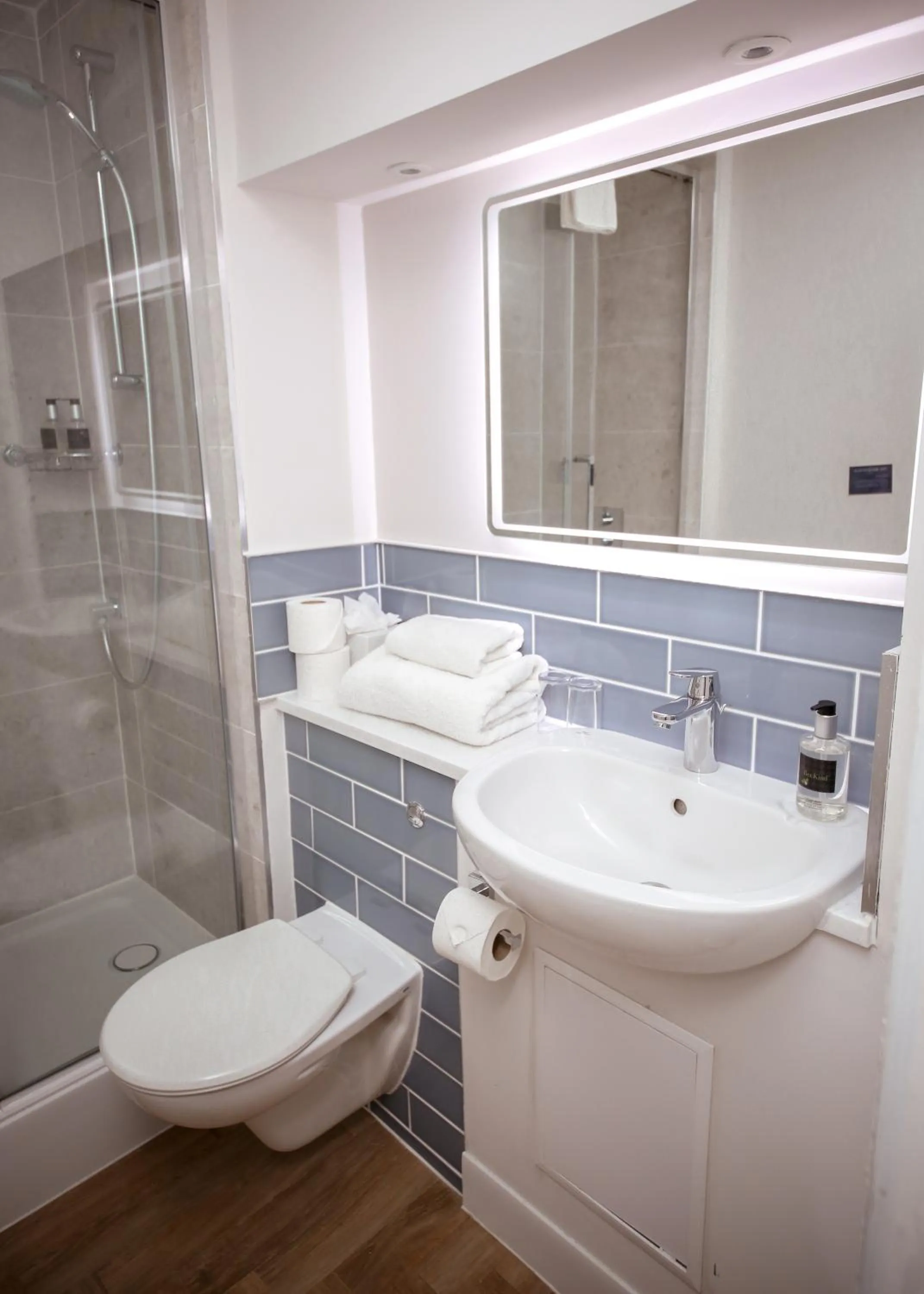 Bathroom in Bruntsfield Hotel