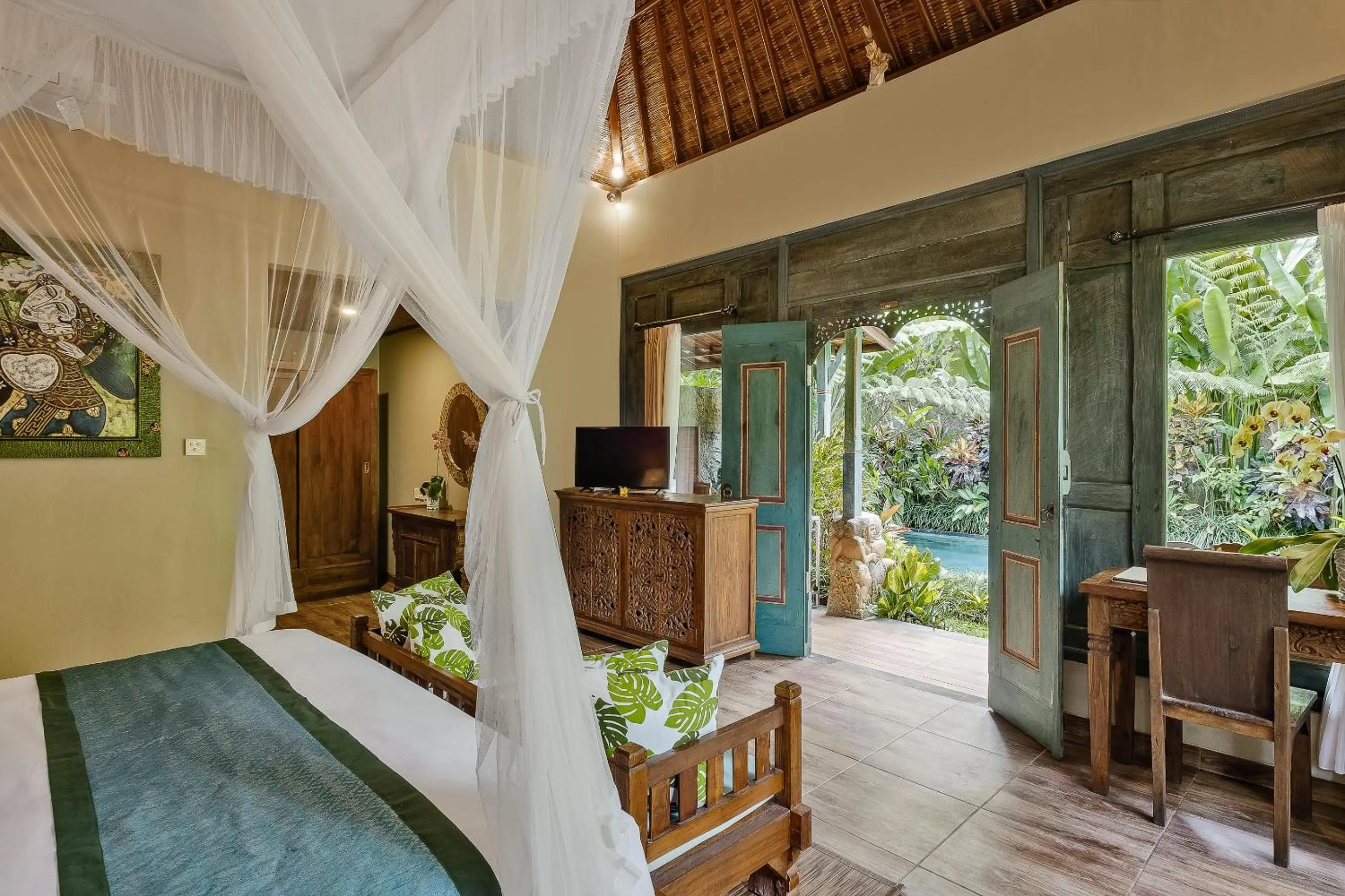 Bed in Teja Lokha Ubud Villa