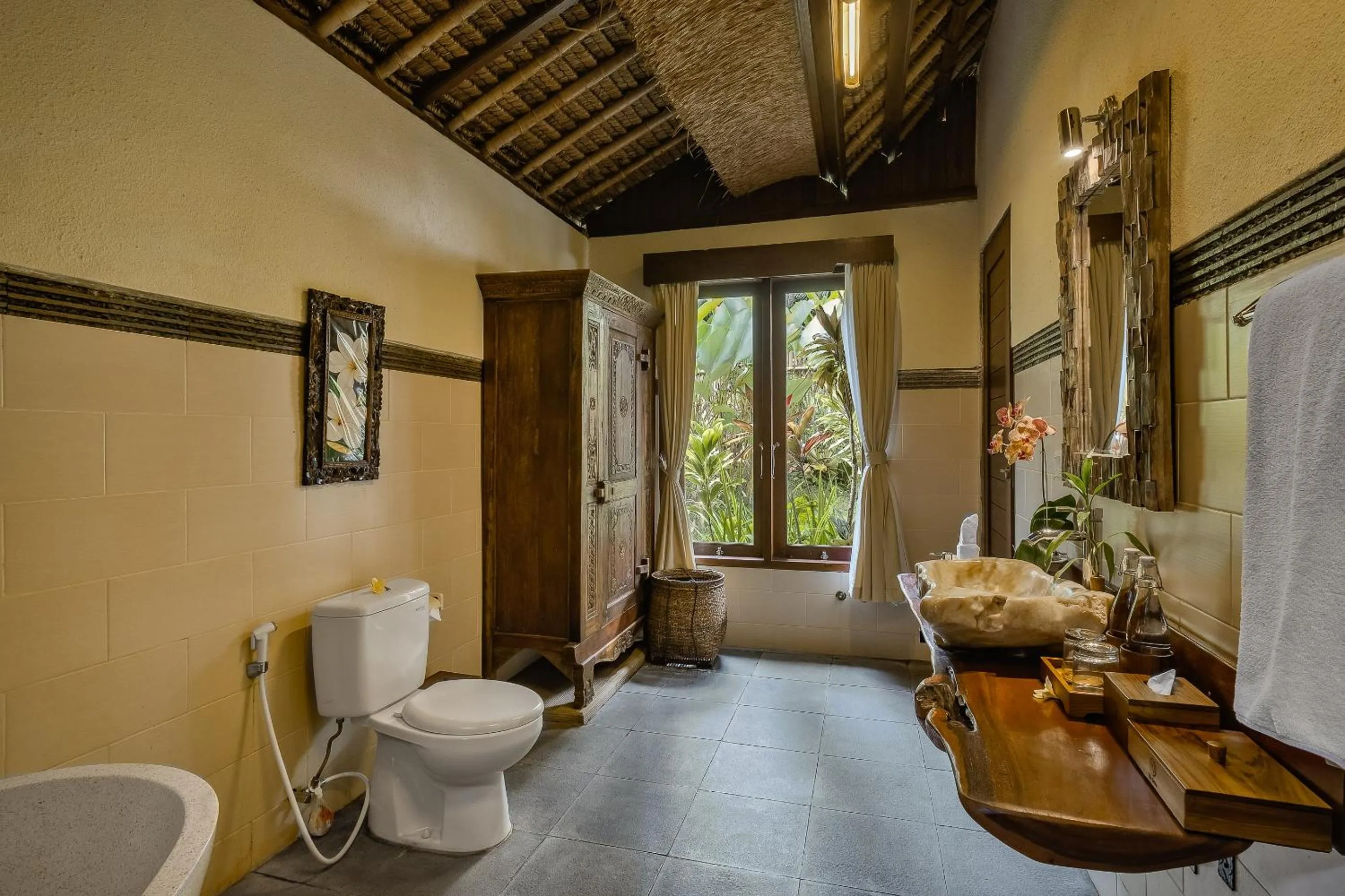 Toilet in Teja Lokha Ubud Villa