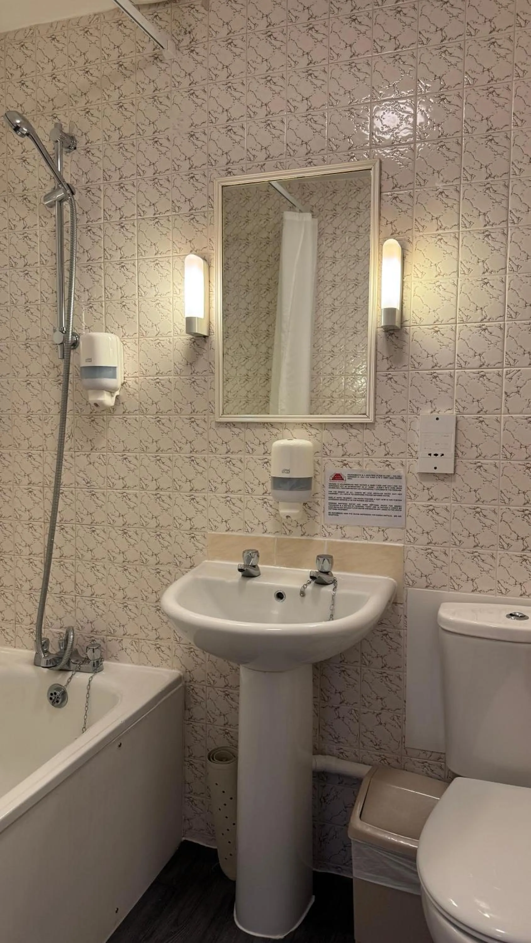 Toilet in Hotel Celebrity Bournemouth East Cliff by Villare hotels