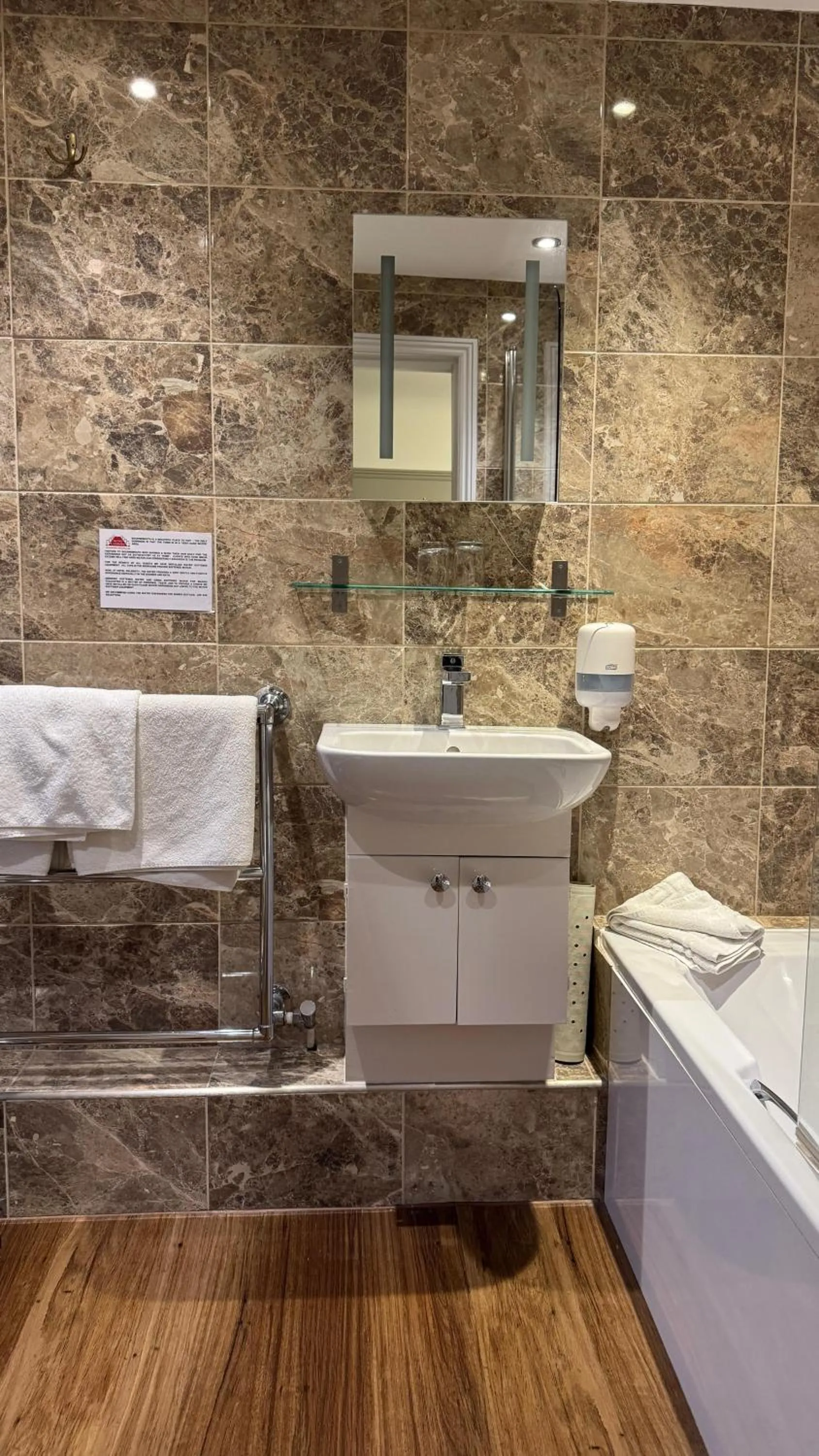 Bathroom in Hotel Celebrity Bournemouth East Cliff by Villare hotels