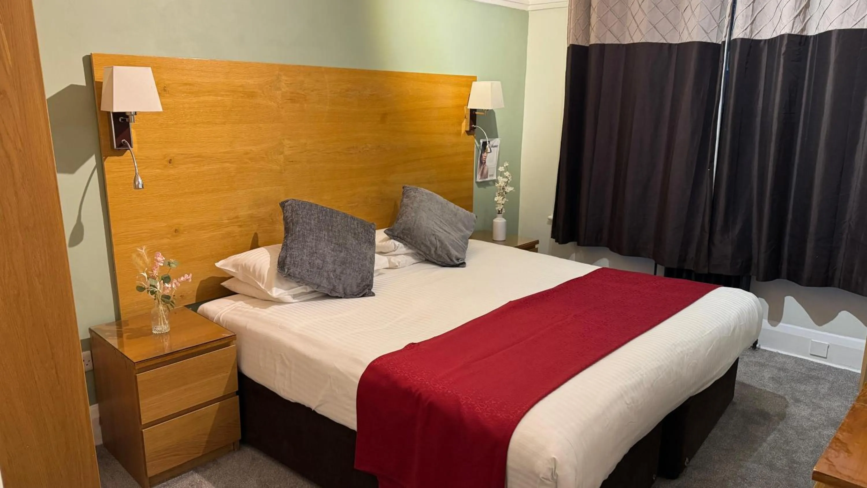 Bedroom, Bed in Hotel Celebrity Bournemouth East Cliff by Villare hotels