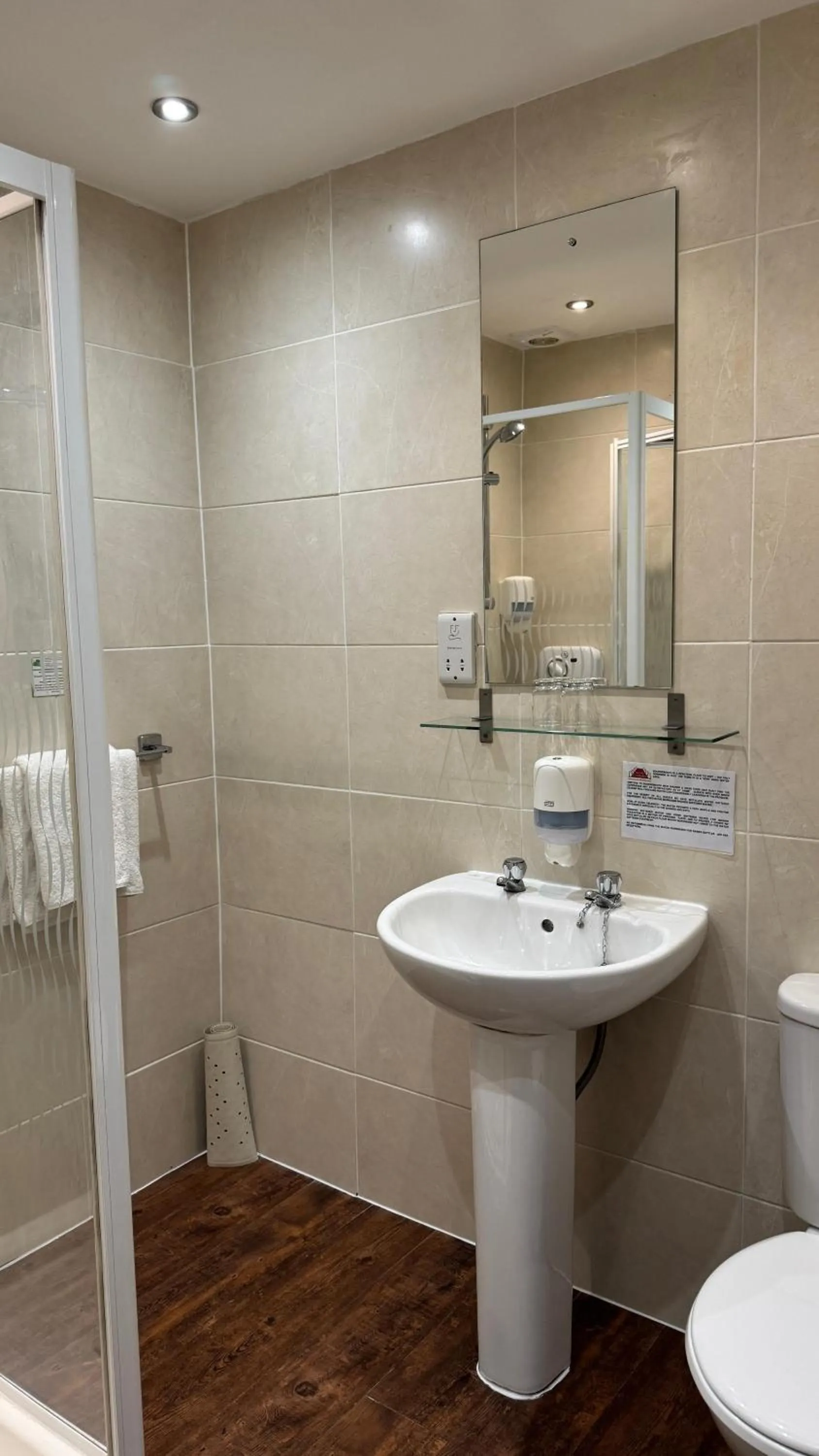 Bathroom in Hotel Celebrity Bournemouth East Cliff by Villare hotels