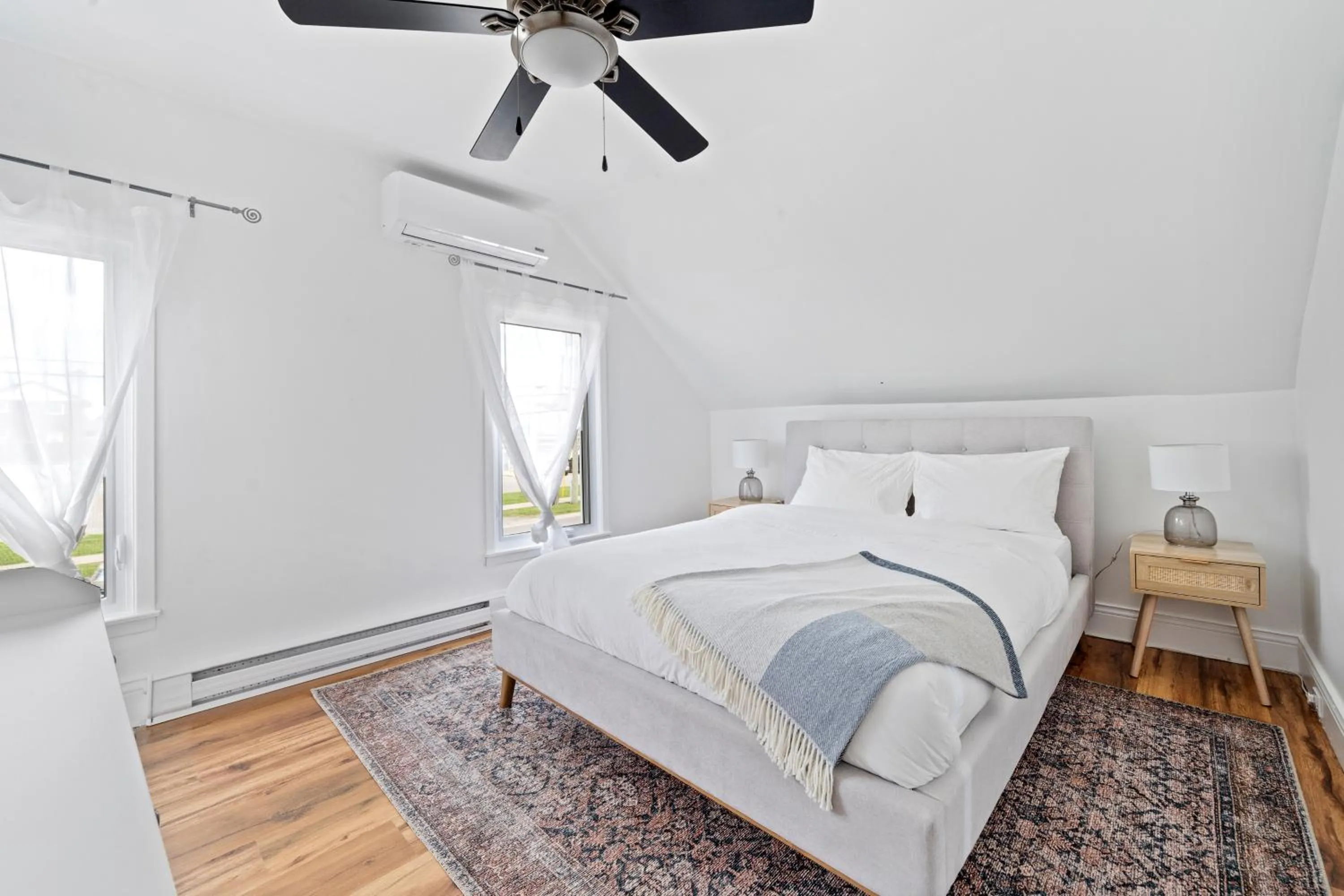 Bedroom, Bed in The Birch