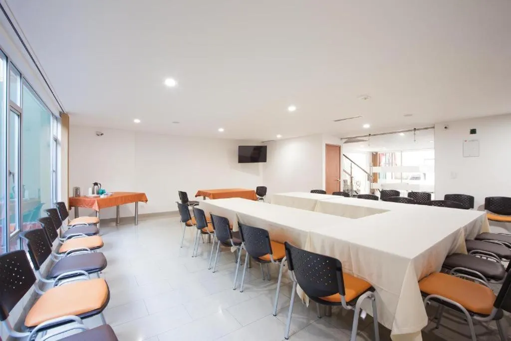 Meeting/conference room in Hotel Castellana 100 Bogota By Hoteles Confort 80