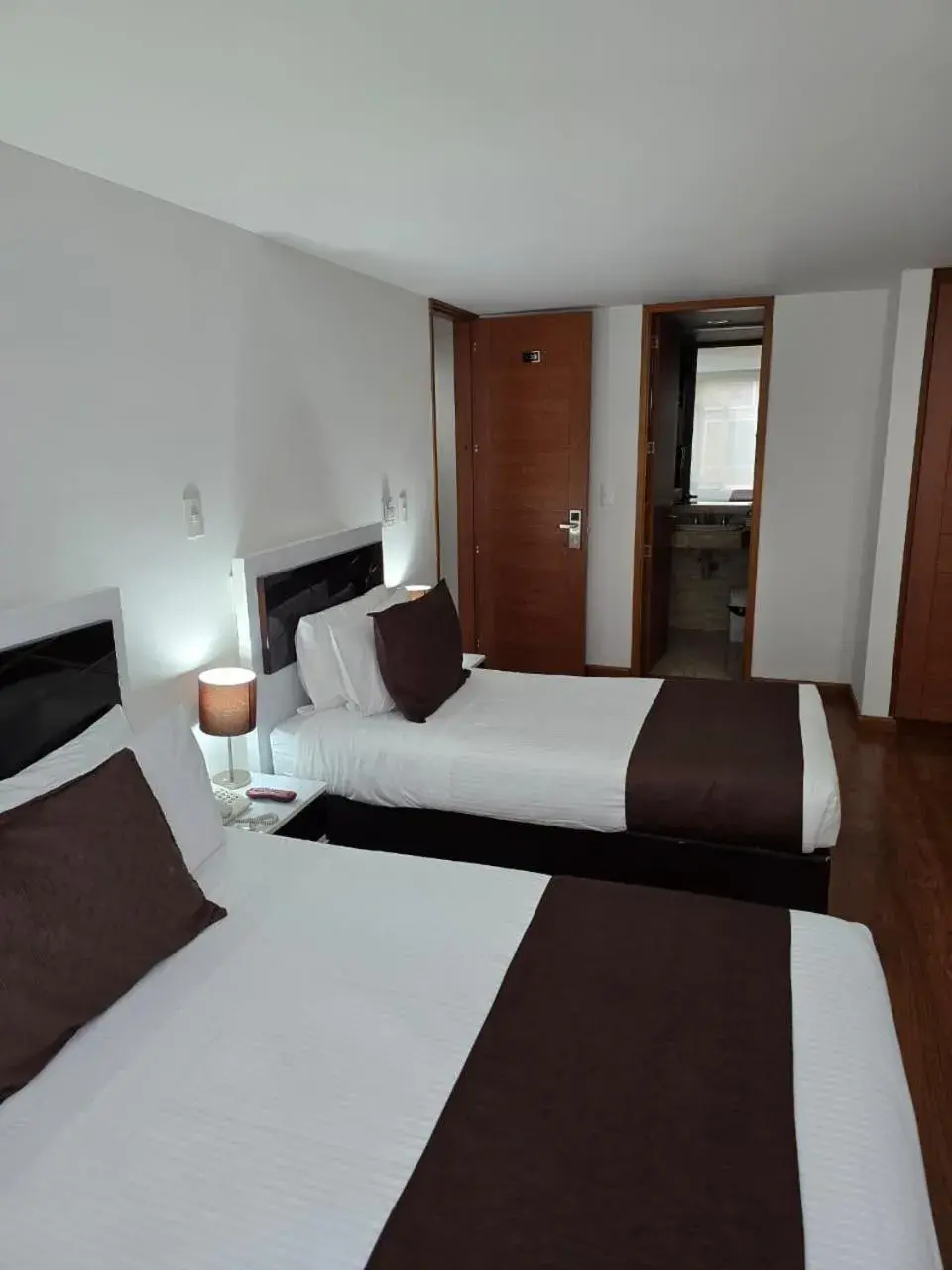 Twin Room in Hotel Castellana 100 Bogota By Hoteles Confort 80 Twin Room in Hotel Castellana 100 Bogota By Hoteles Confort 80