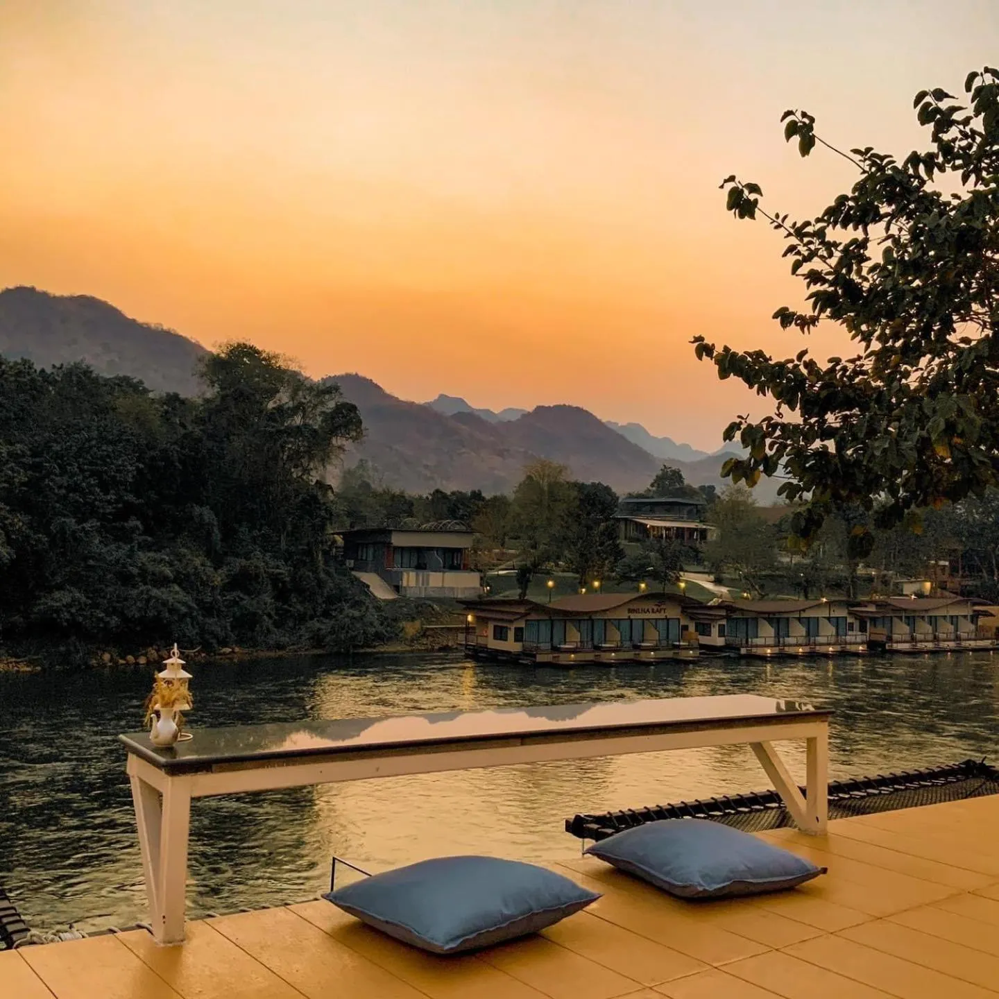 Restaurant/places to eat in The Three Bubble Houses