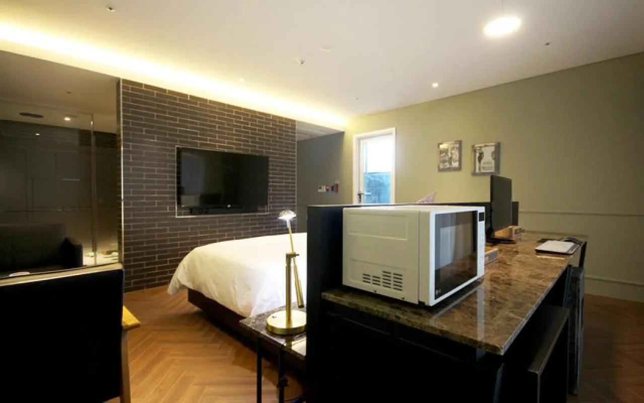 Bed in Ulsan Samsan Pandora Hotel